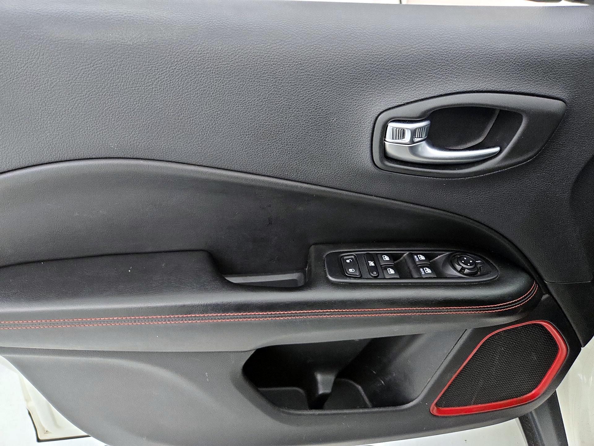 Thumbnail: 2019 Jeep Compass - 12