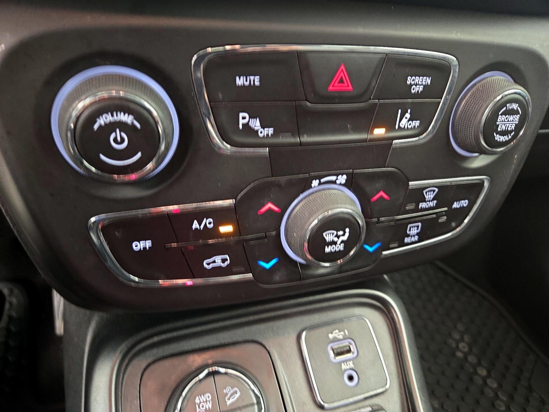 Thumbnail: 2019 Jeep Compass - 17