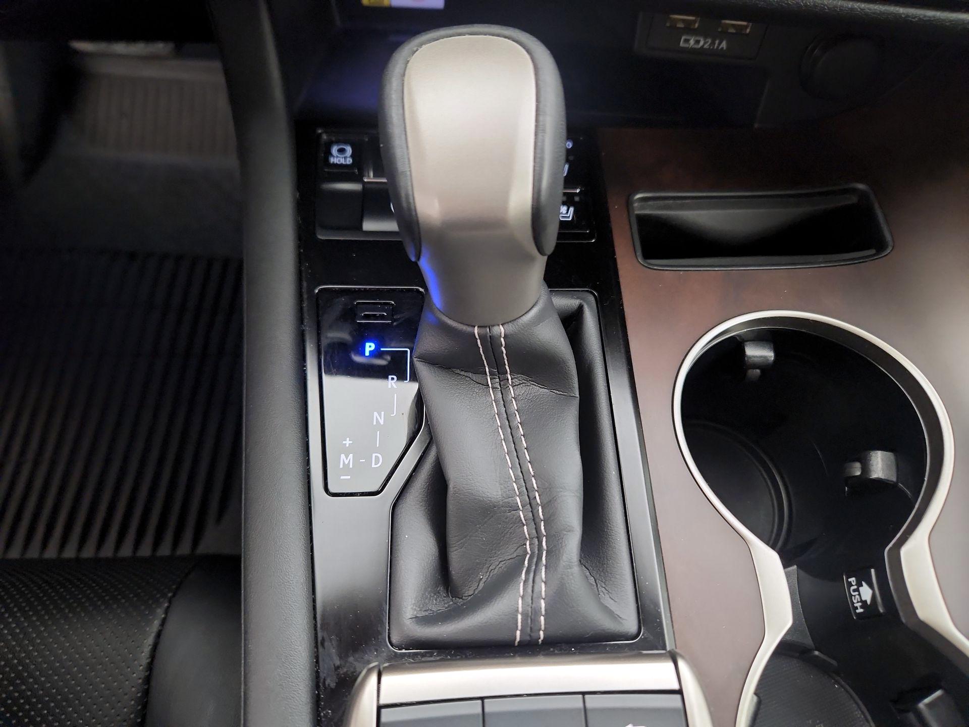 Thumbnail: 2021 Lexus RX - 17