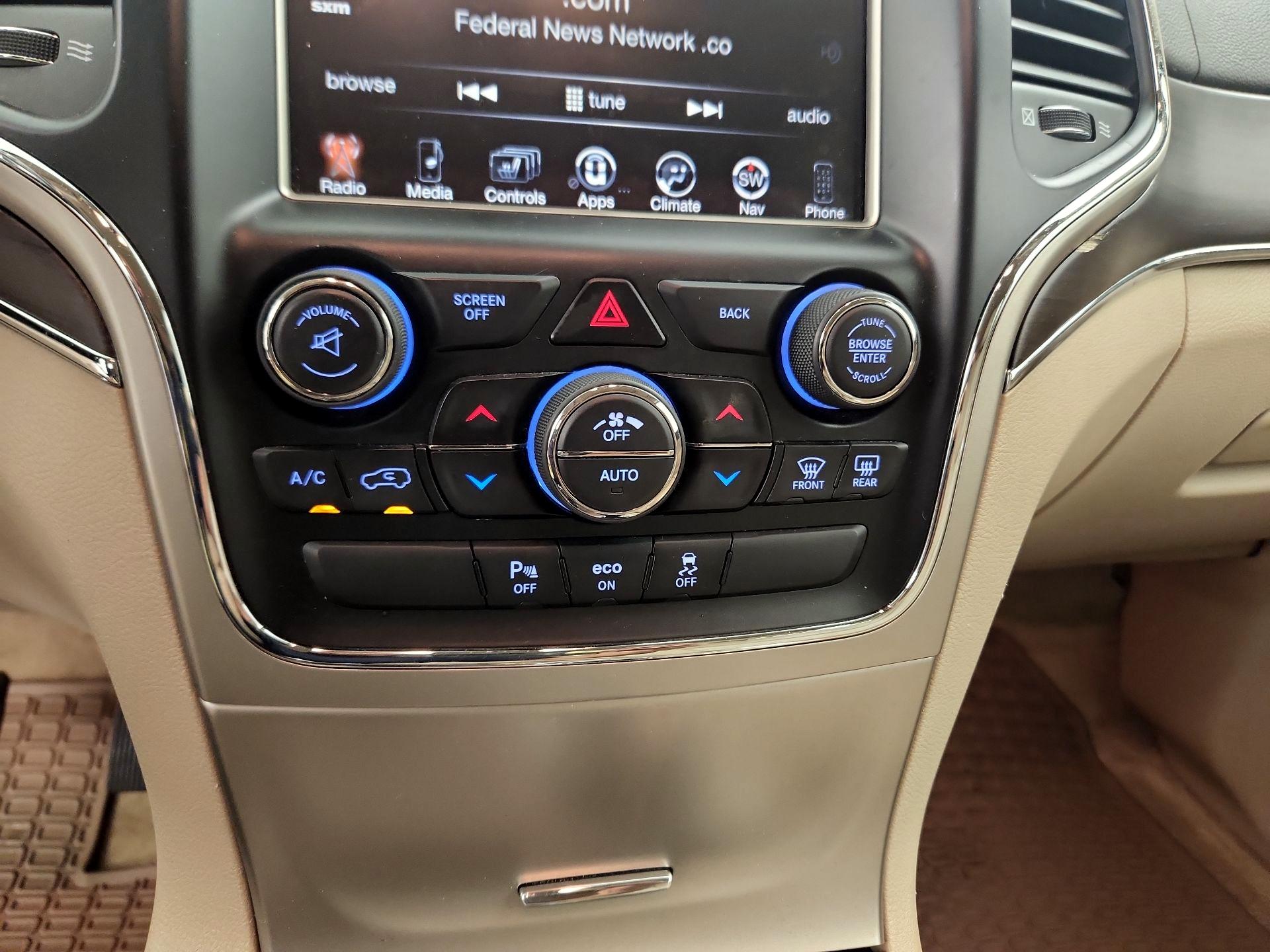 Thumbnail: 2015 Jeep Grand Cherokee - 17