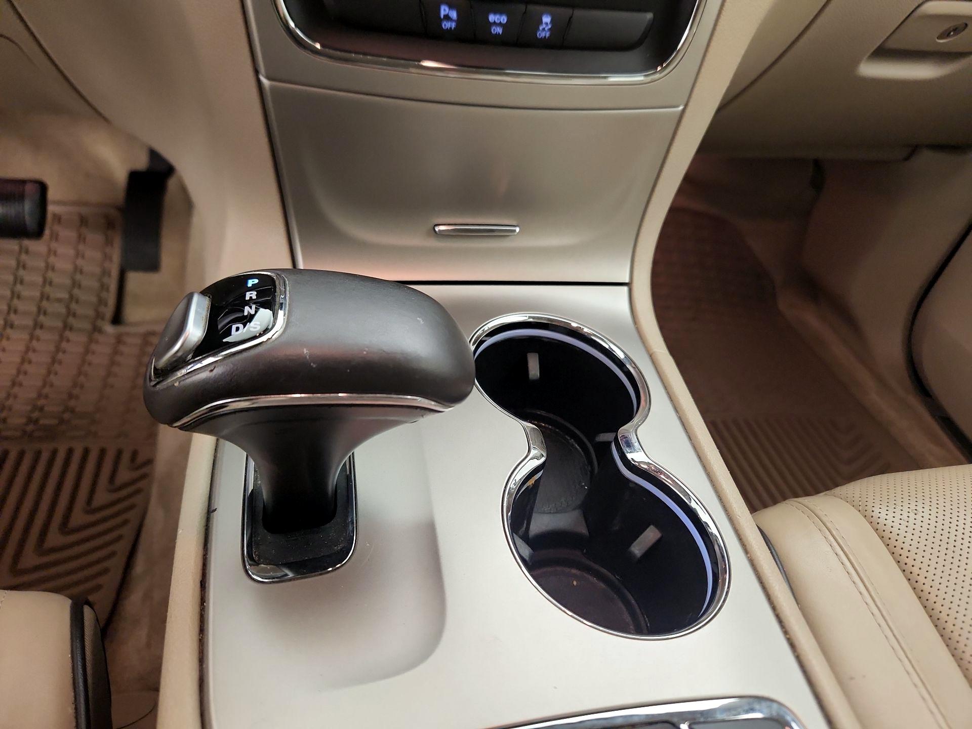 Thumbnail: 2015 Jeep Grand Cherokee - 18