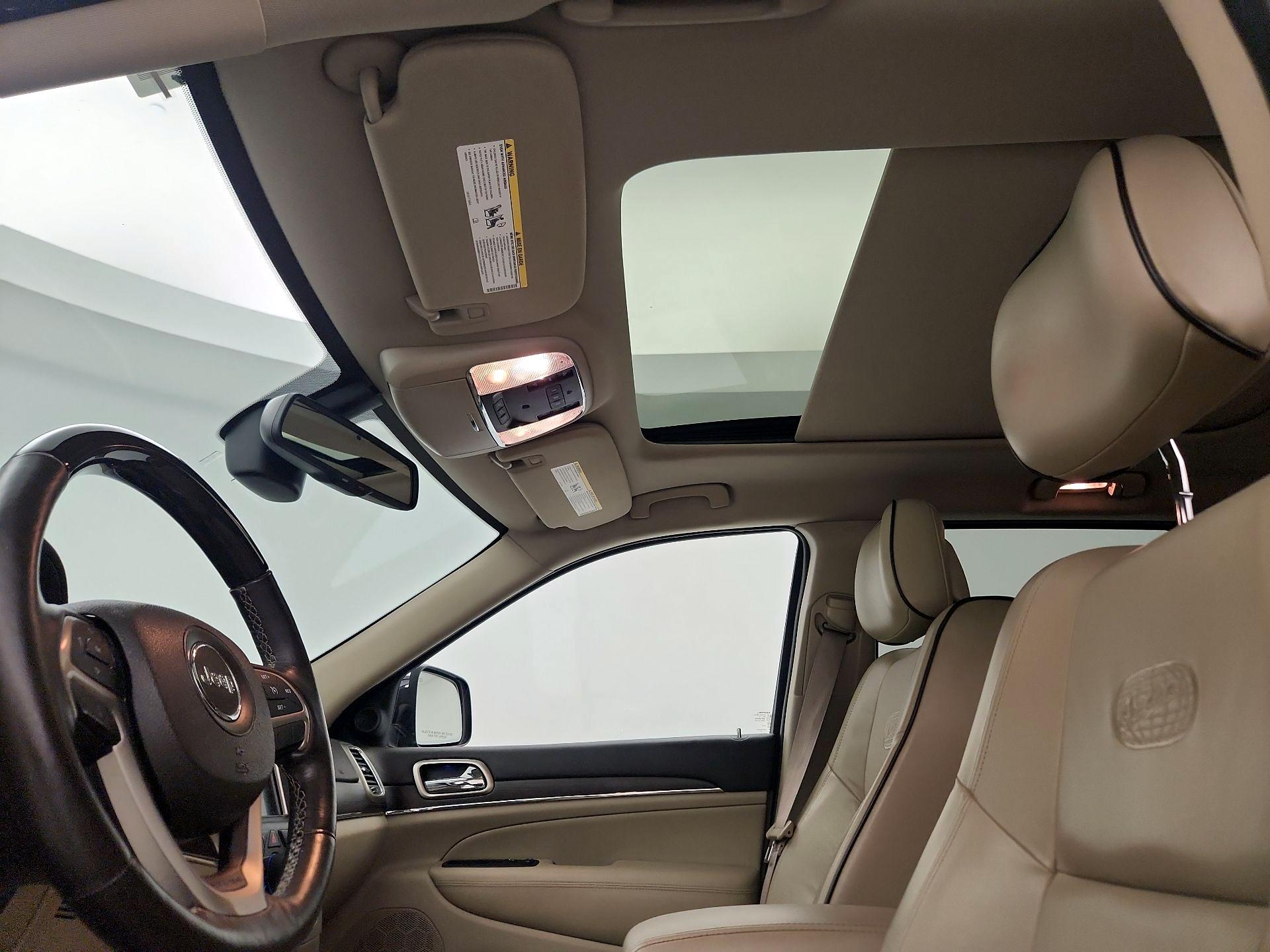 Thumbnail: 2015 Jeep Grand Cherokee - 20