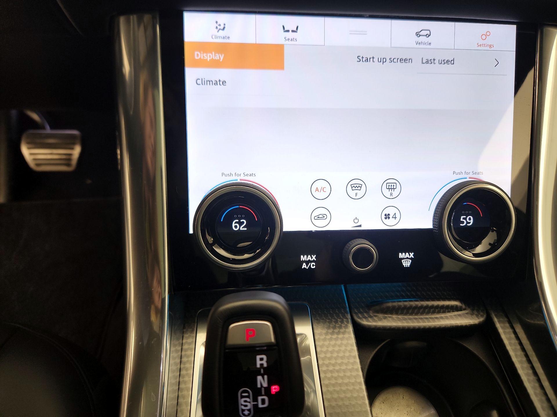 Thumbnail: 2019 Land Rover Range Rover Sport - 16