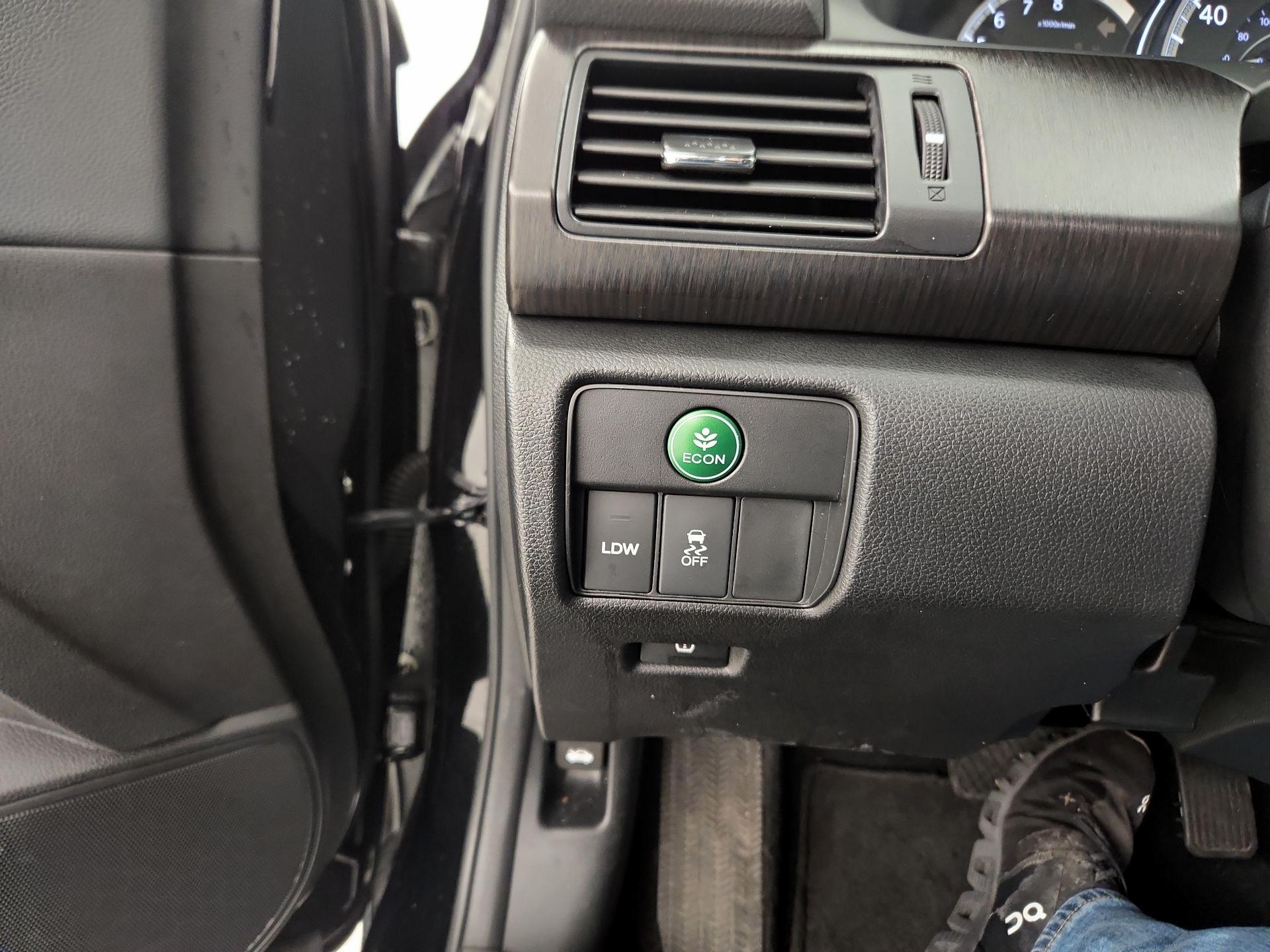 Thumbnail: 2015 Honda Accord - 13