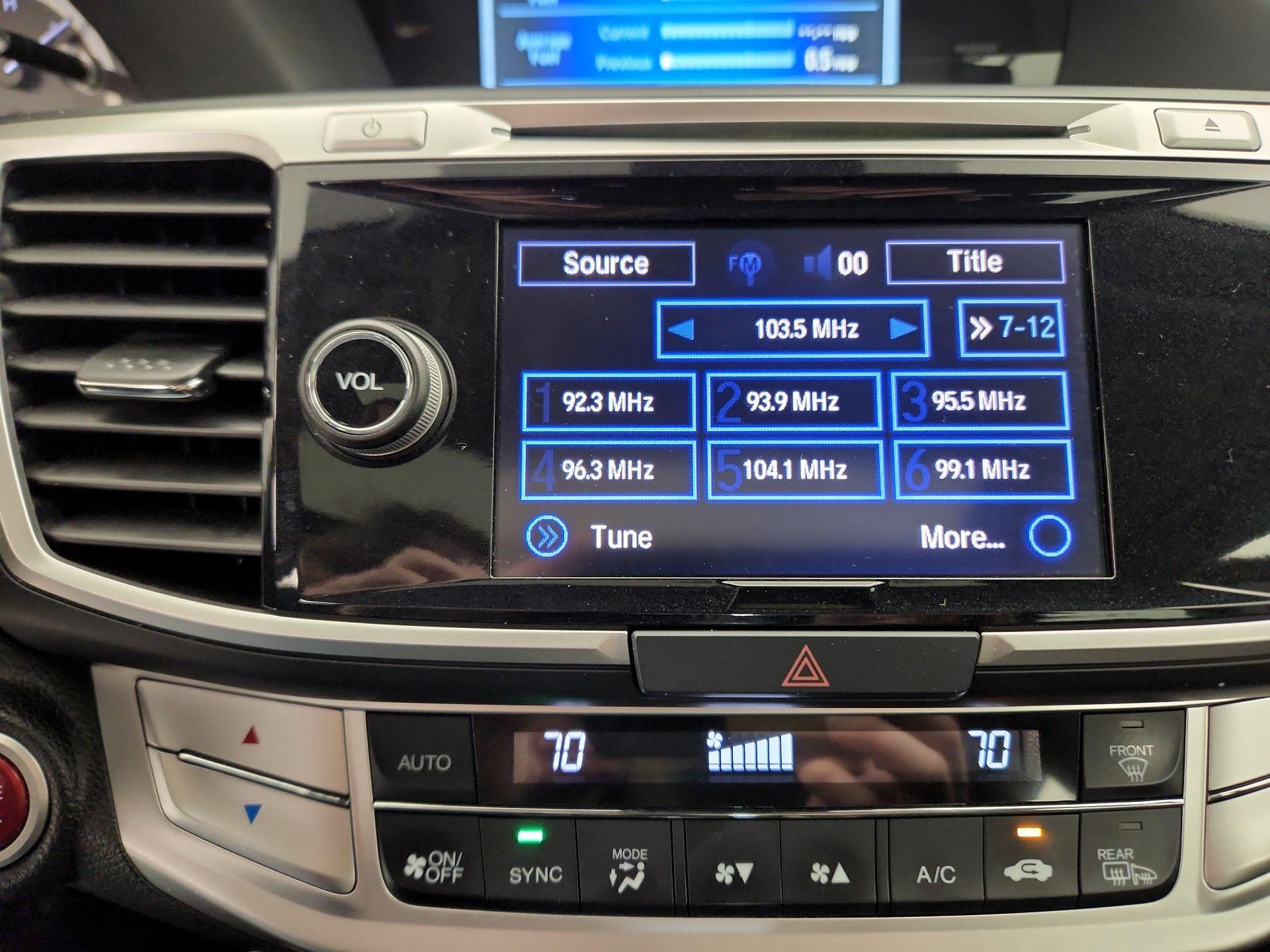 Thumbnail: 2015 Honda Accord - 15