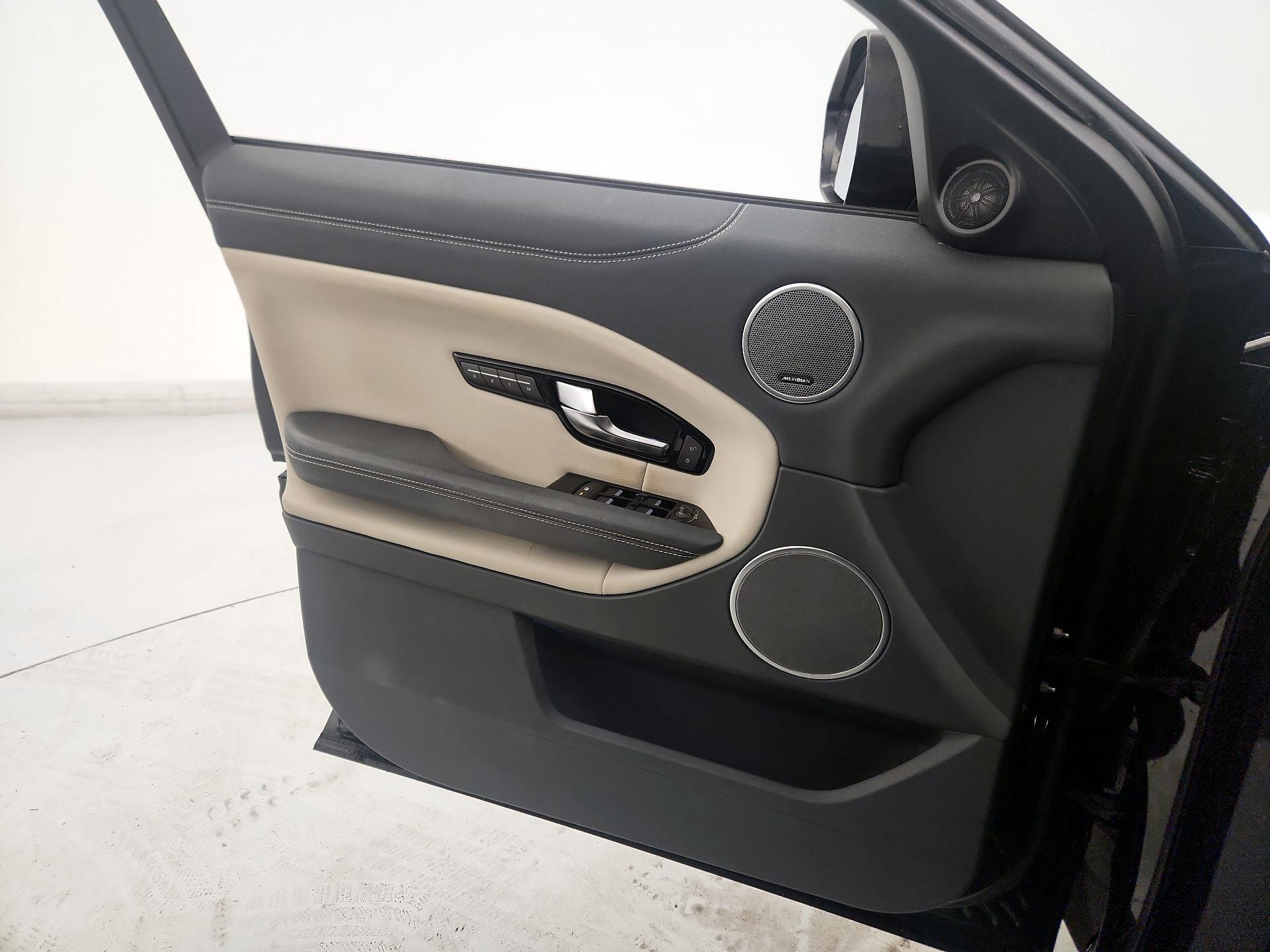 Thumbnail: 2017 Land Rover Range Rover Evoque - 12