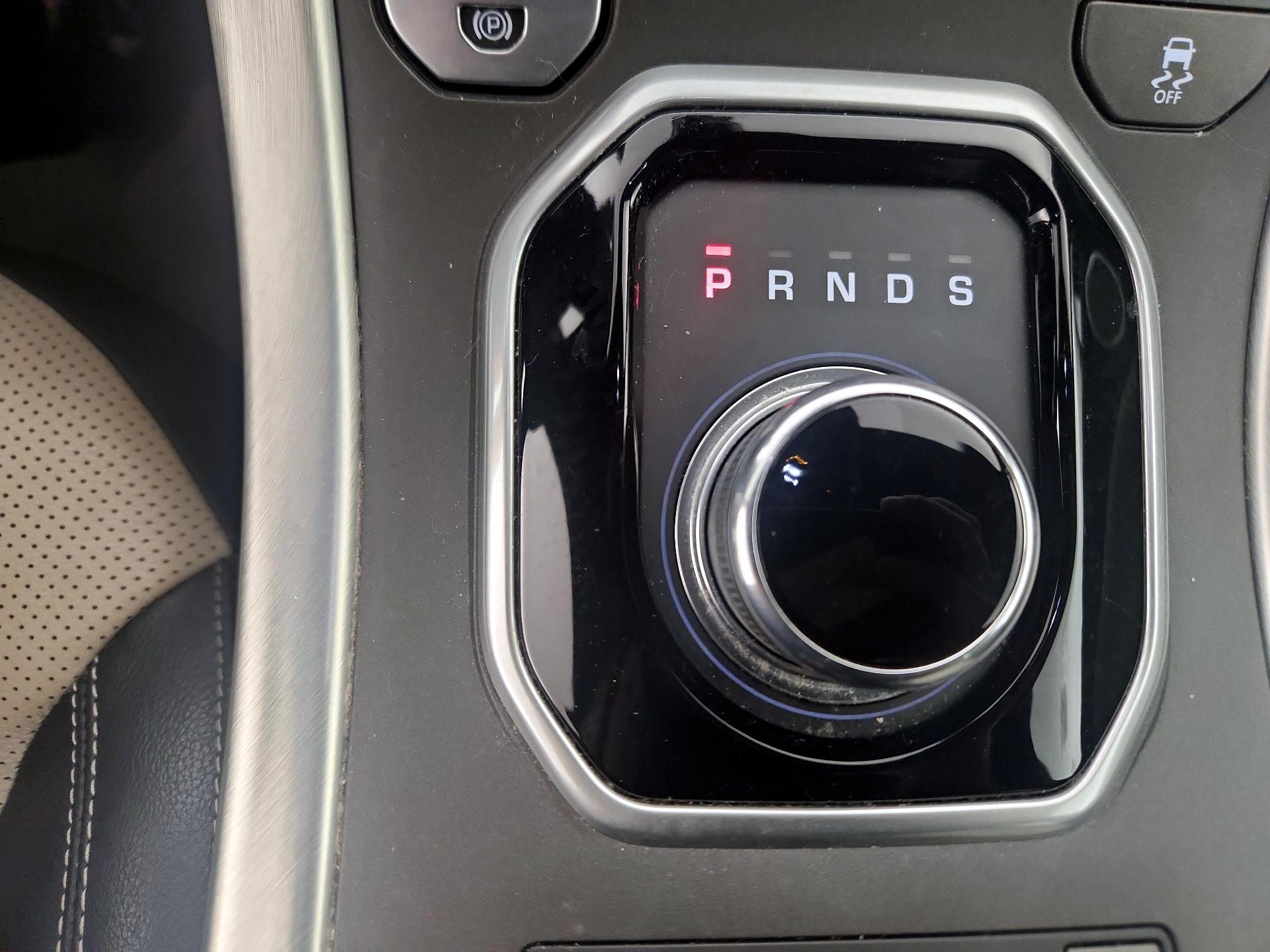 Thumbnail: 2017 Land Rover Range Rover Evoque - 18