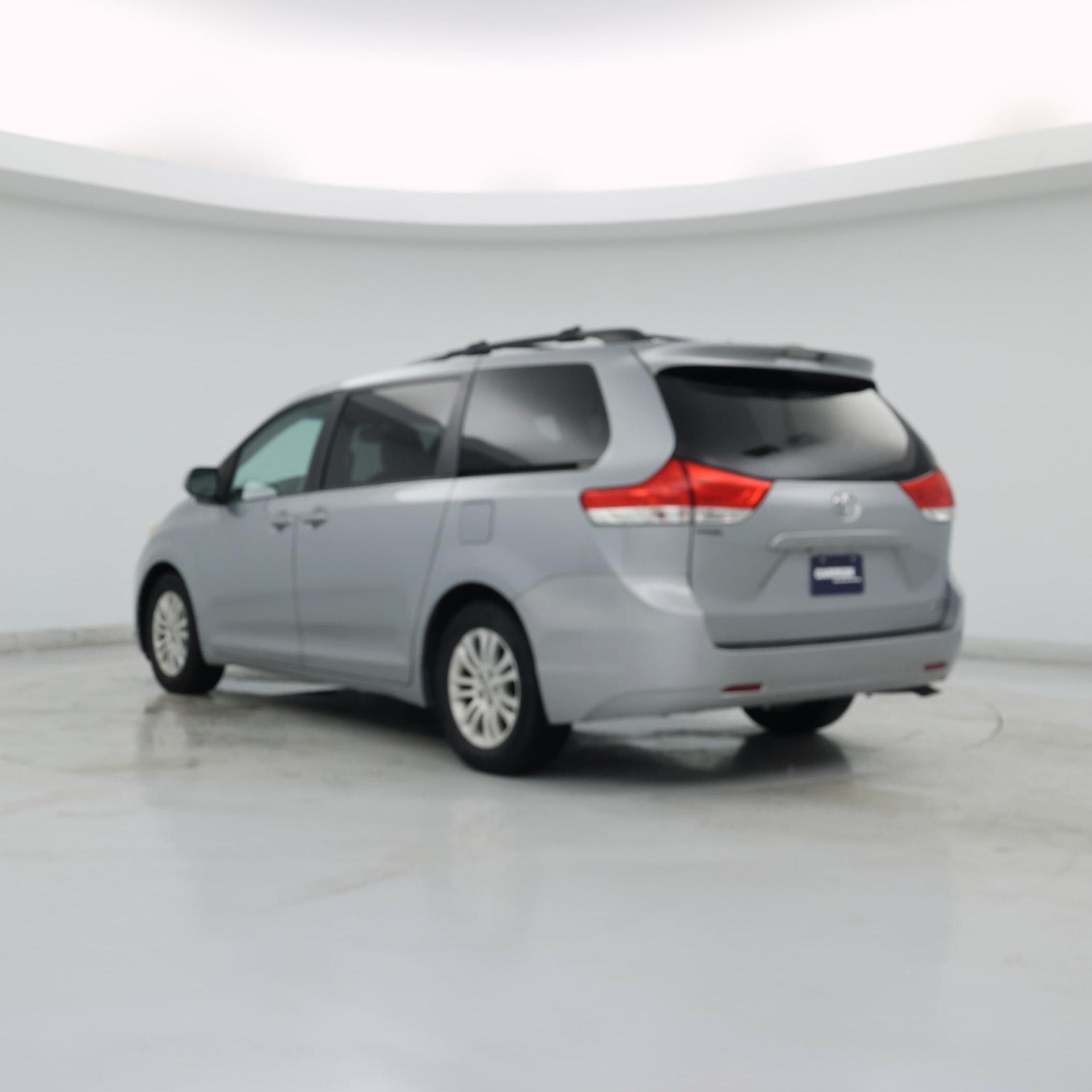 Thumbnail: 2014 Toyota Sienna - 2