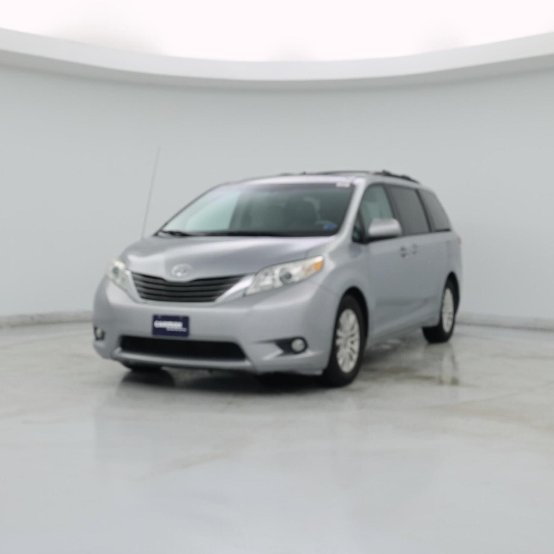 Thumbnail: 2014 Toyota Sienna - 4