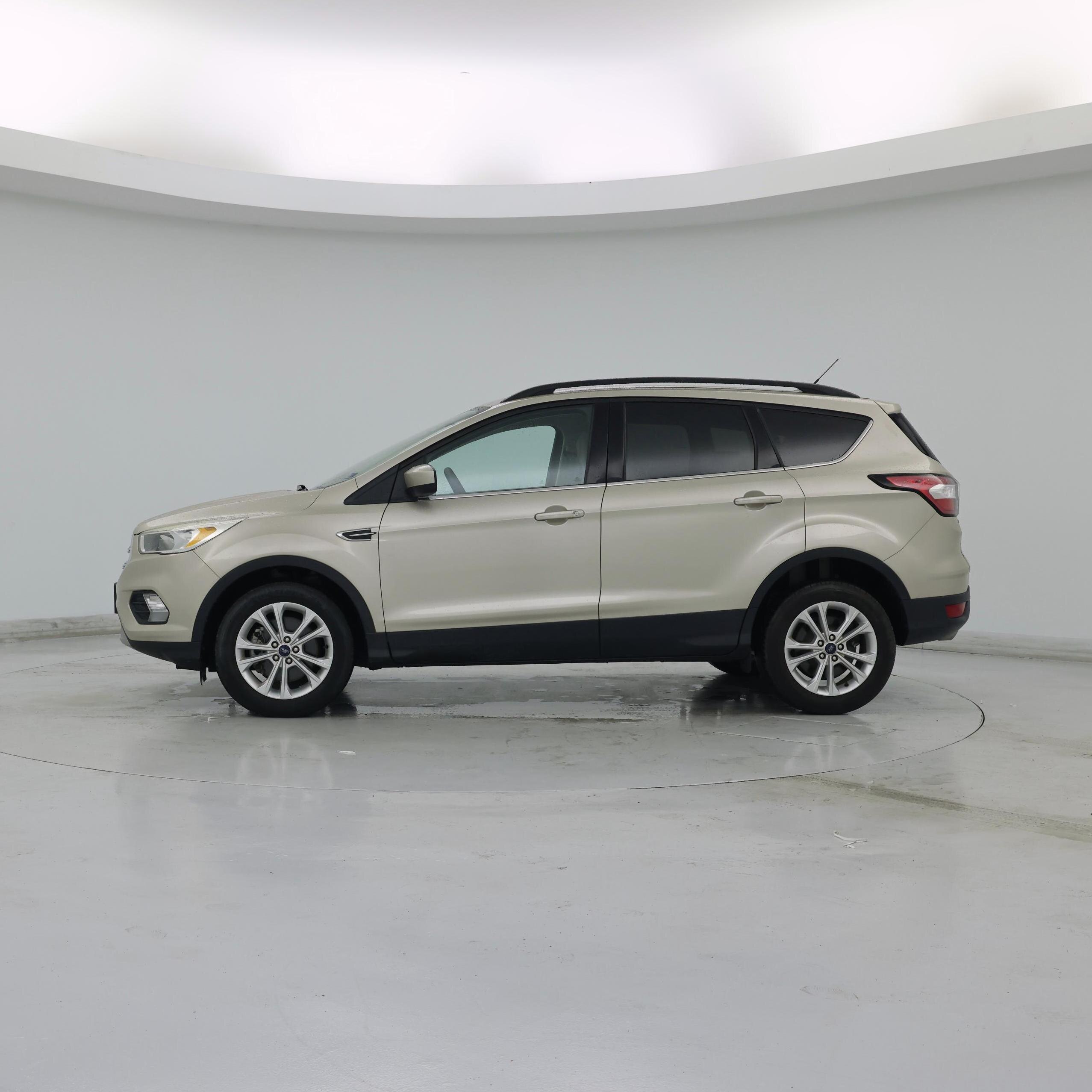 Thumbnail: 2018 Ford Escape - 3