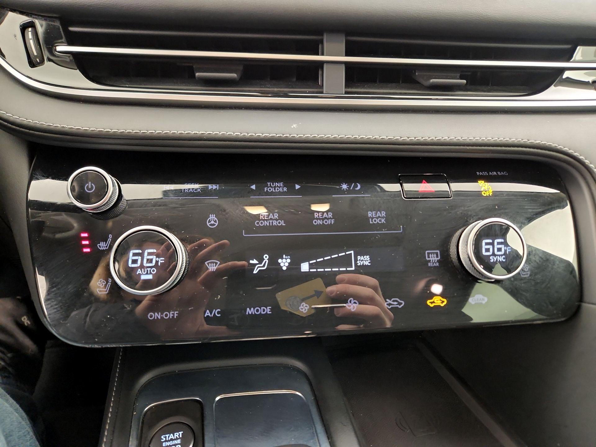 Thumbnail: 2023 INFINITI QX60 - 17