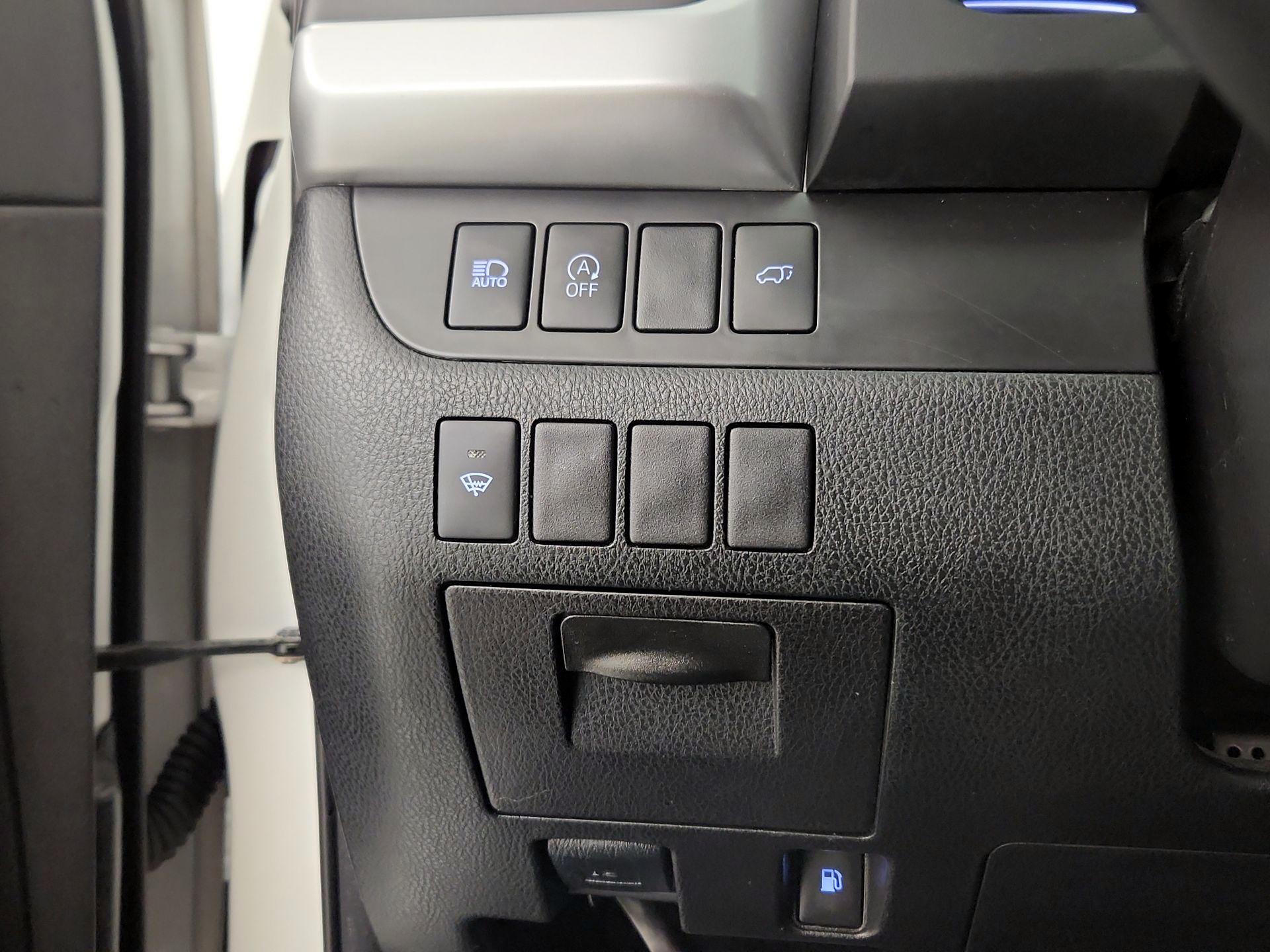 Thumbnail: 2018 Toyota Highlander - 13