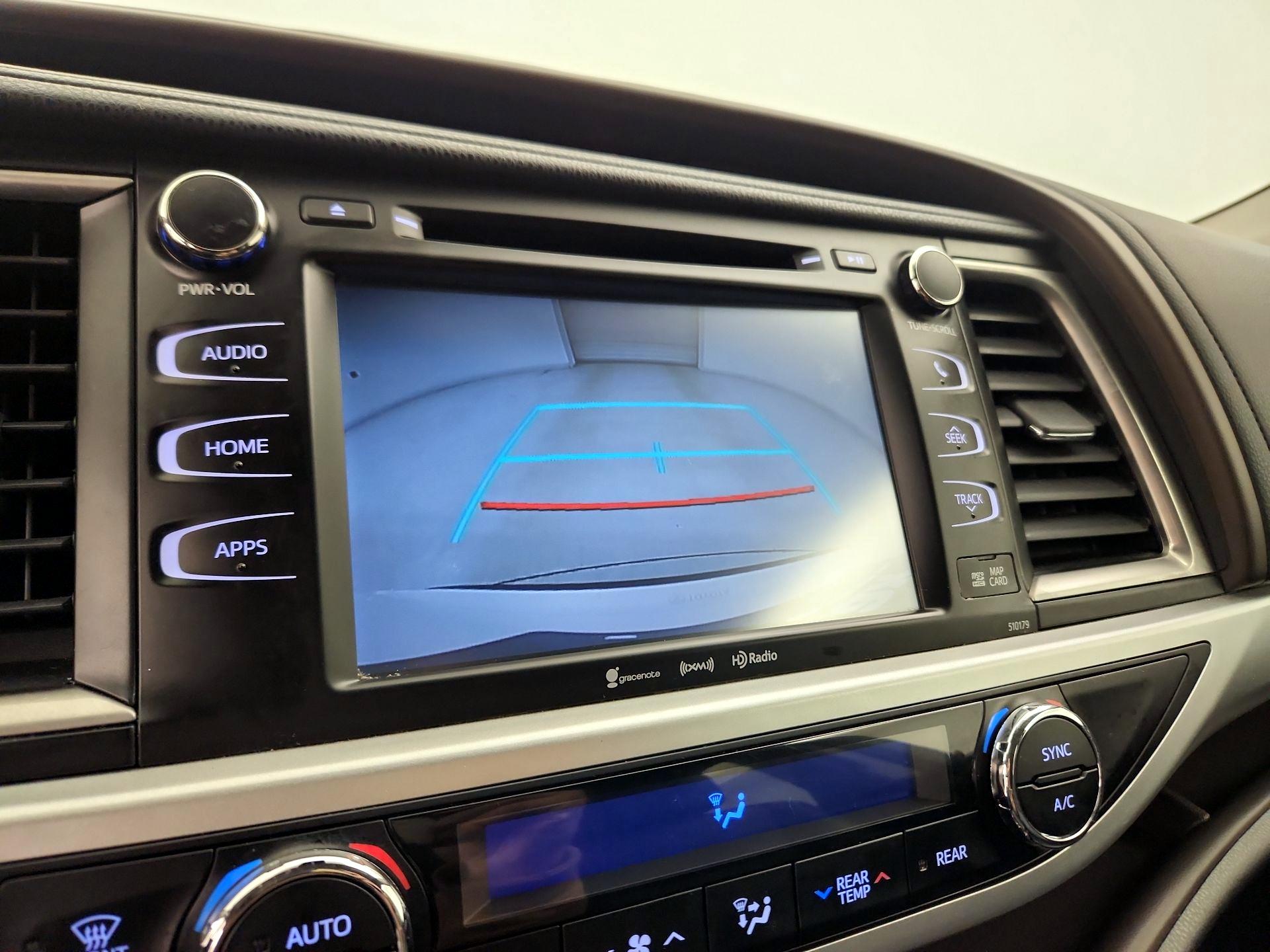 Thumbnail: 2018 Toyota Highlander - 14