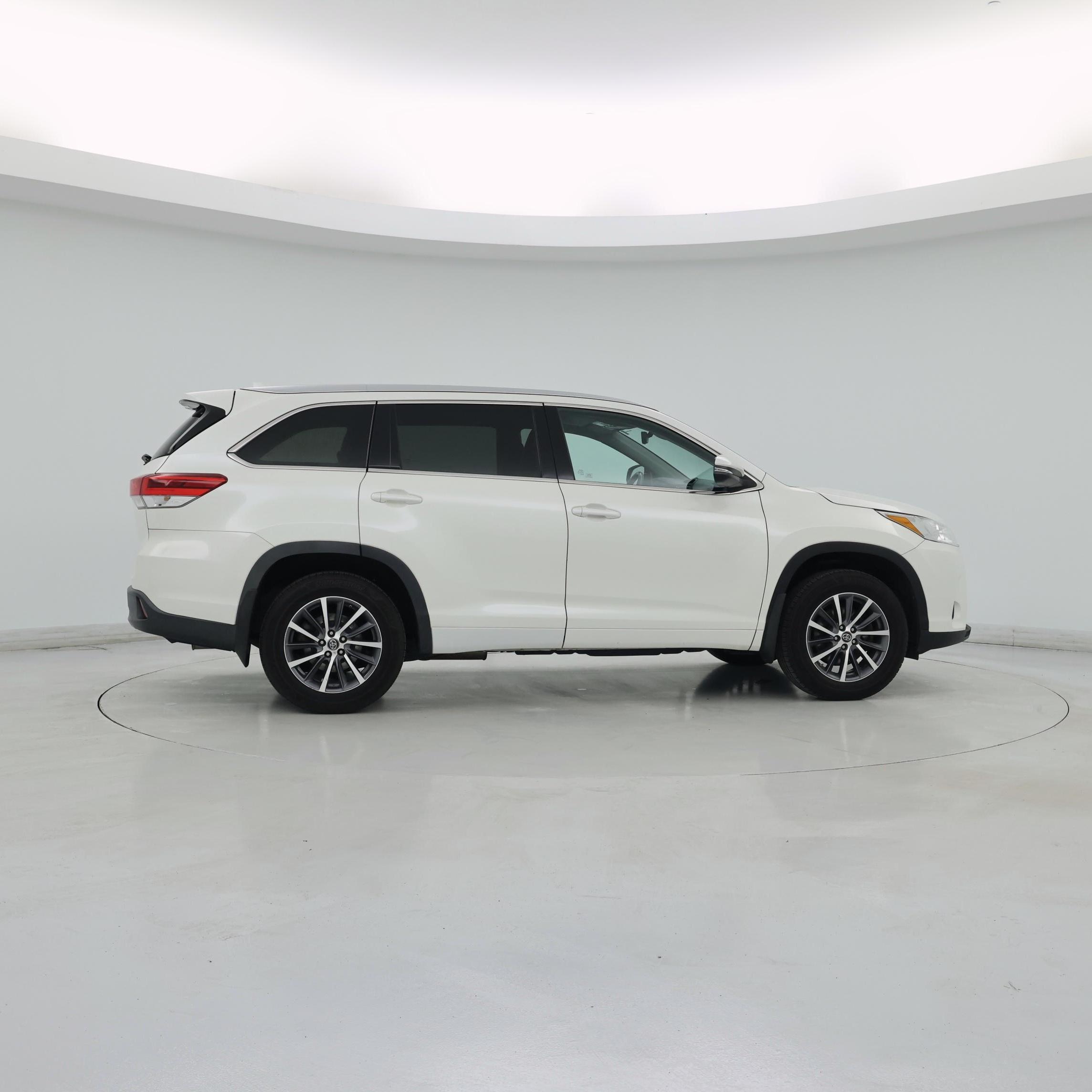 Thumbnail: 2018 Toyota Highlander - 7