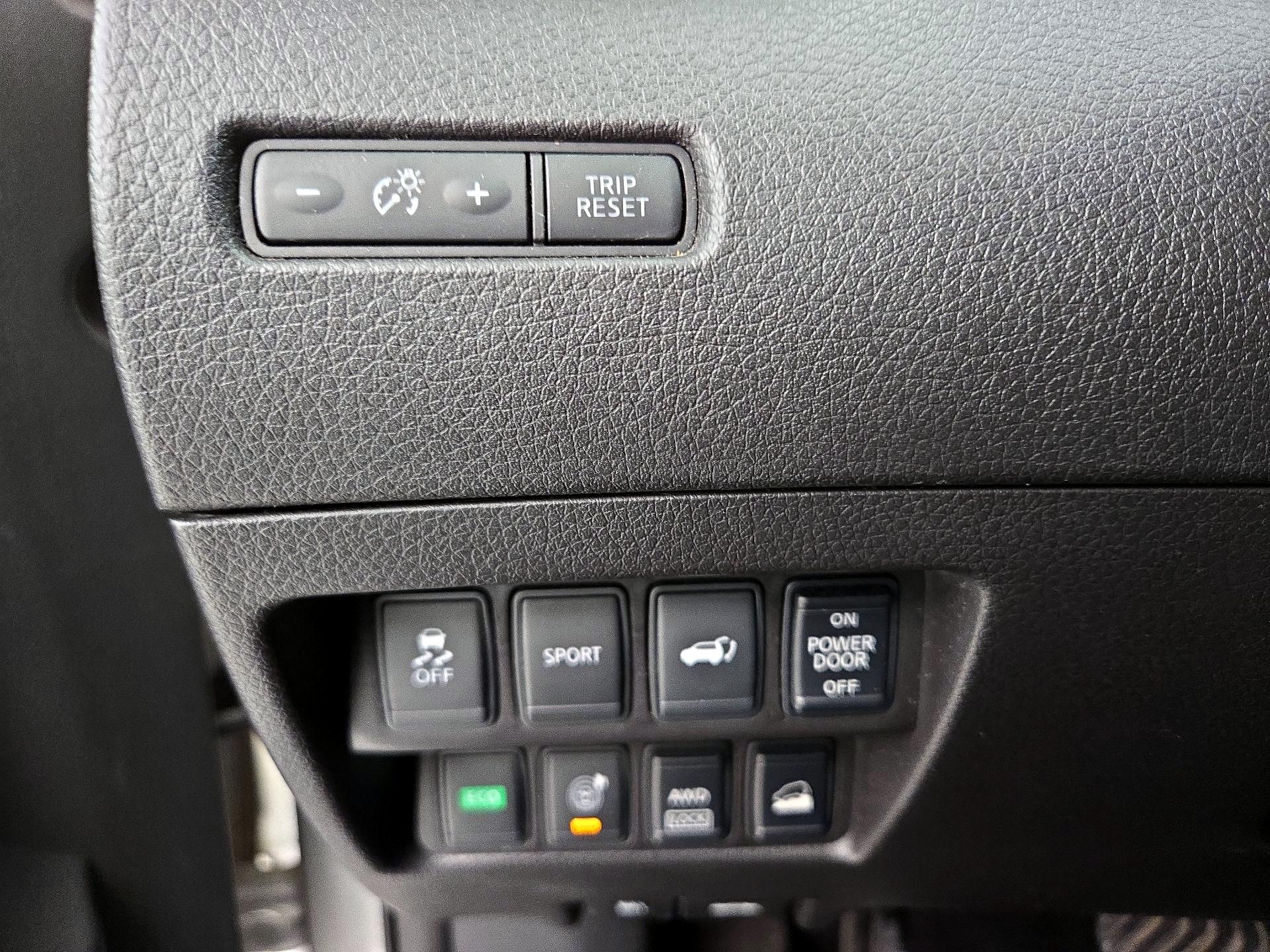 Thumbnail: 2016 Nissan Rogue - 13