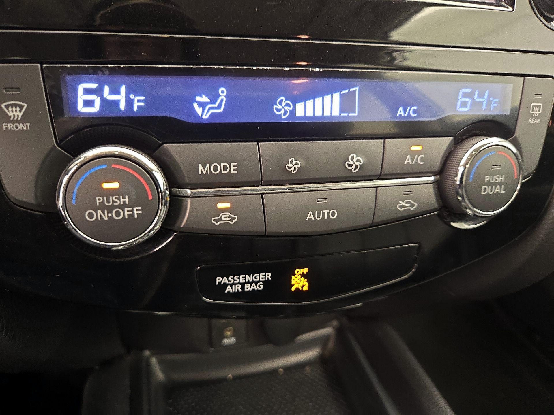 Thumbnail: 2016 Nissan Rogue - 17