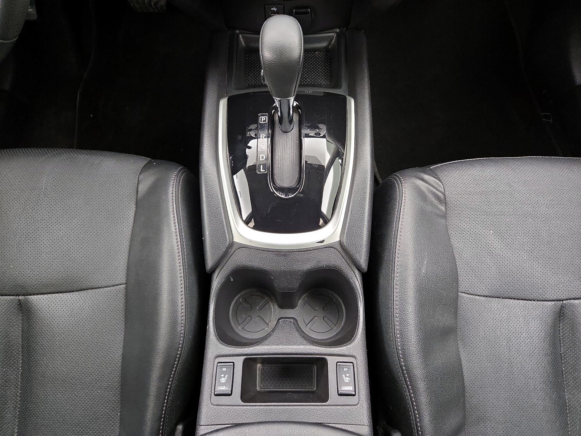 Thumbnail: 2016 Nissan Rogue - 18