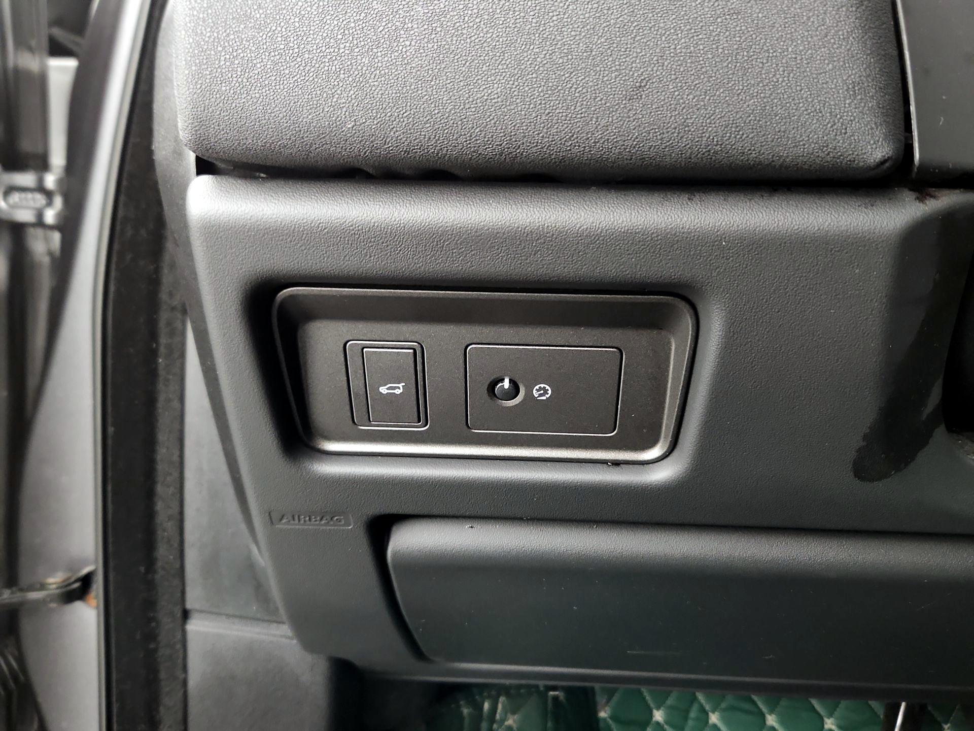 Thumbnail: 2018 Land Rover Range Rover Evoque - 13