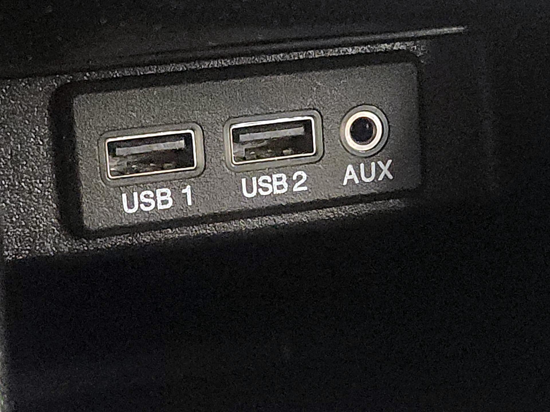 Thumbnail: 2017 Nissan Maxima - 19