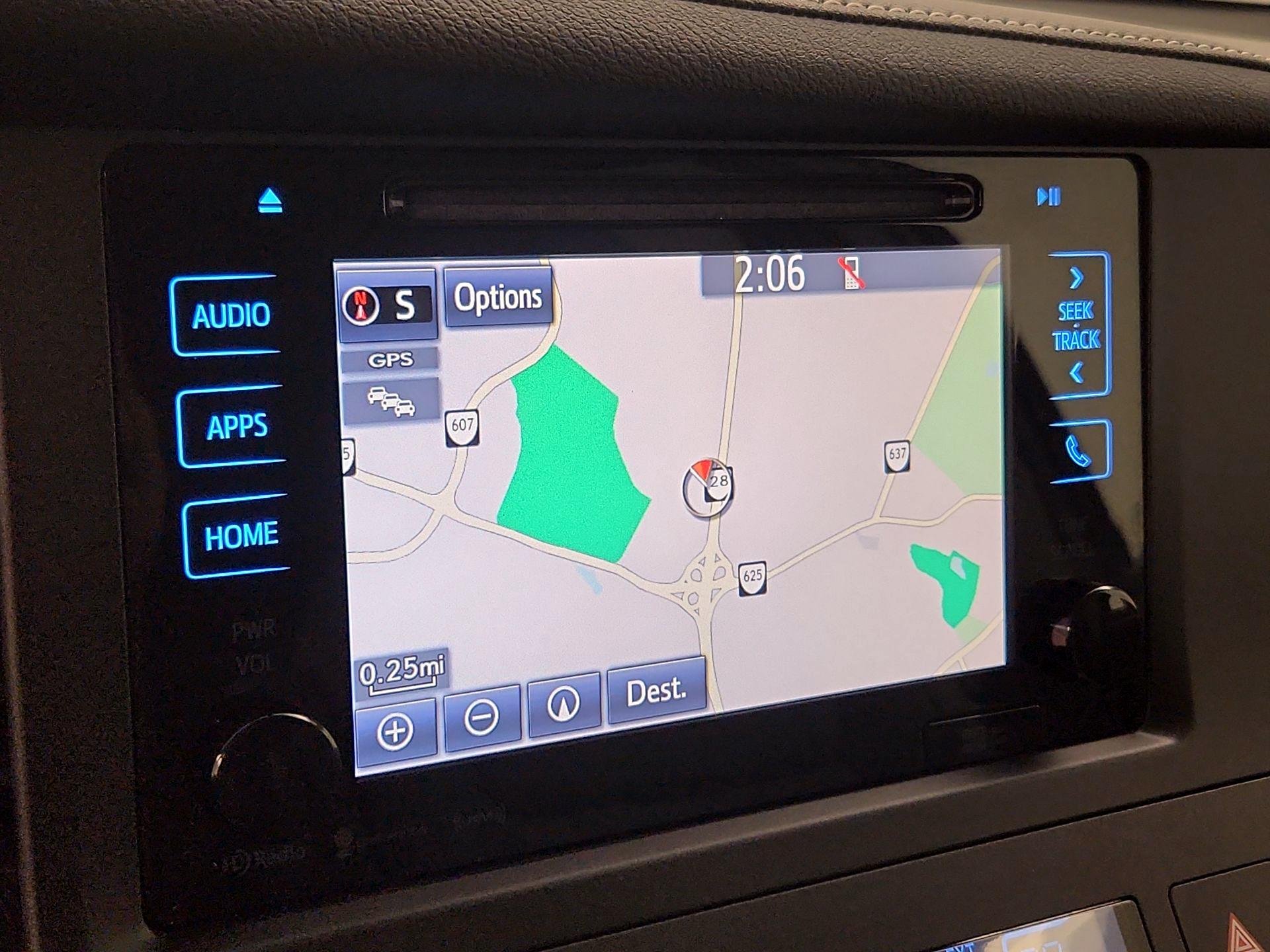 Thumbnail: 2017 Toyota Sienna - 13