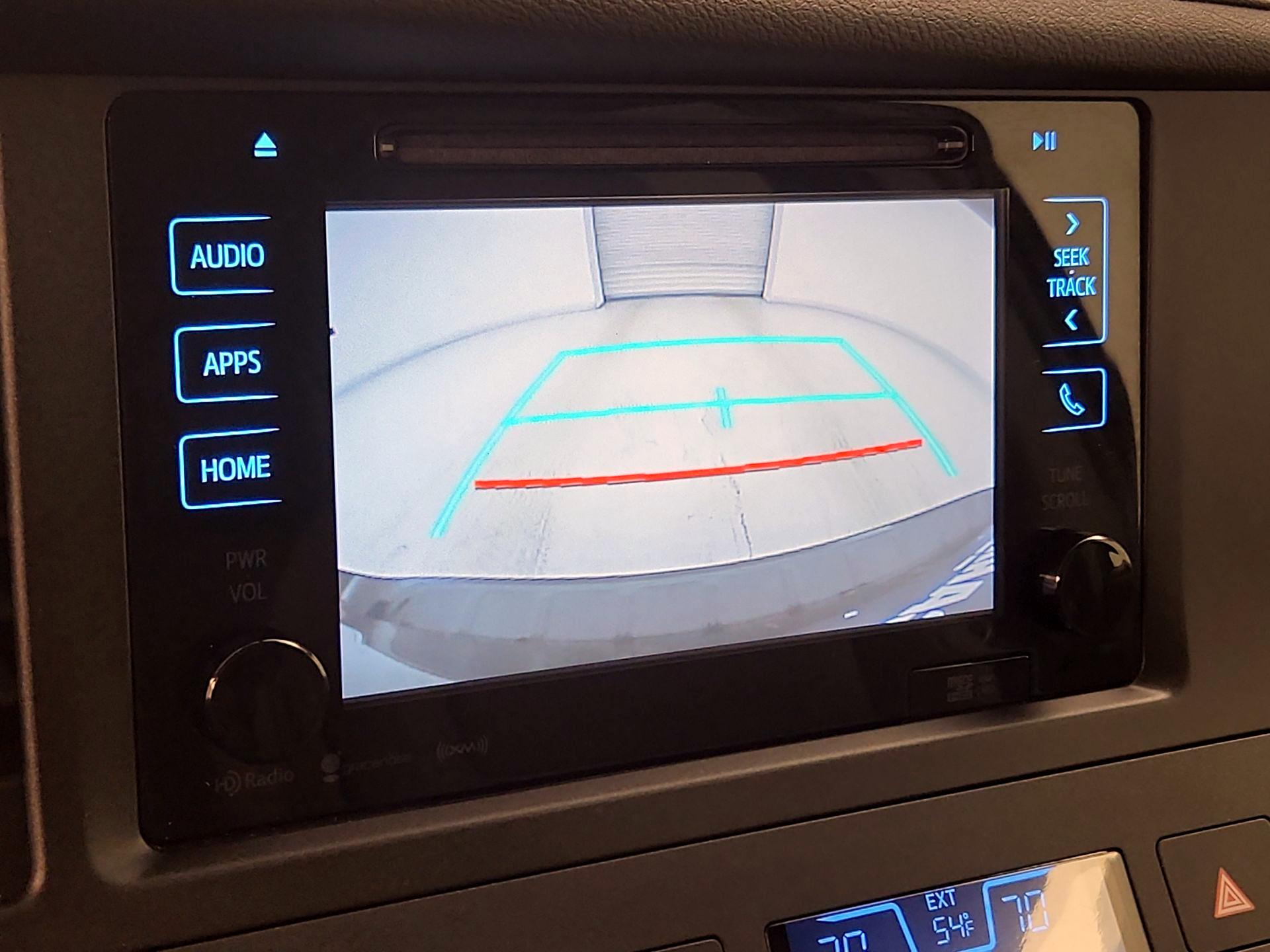 Thumbnail: 2017 Toyota Sienna - 15