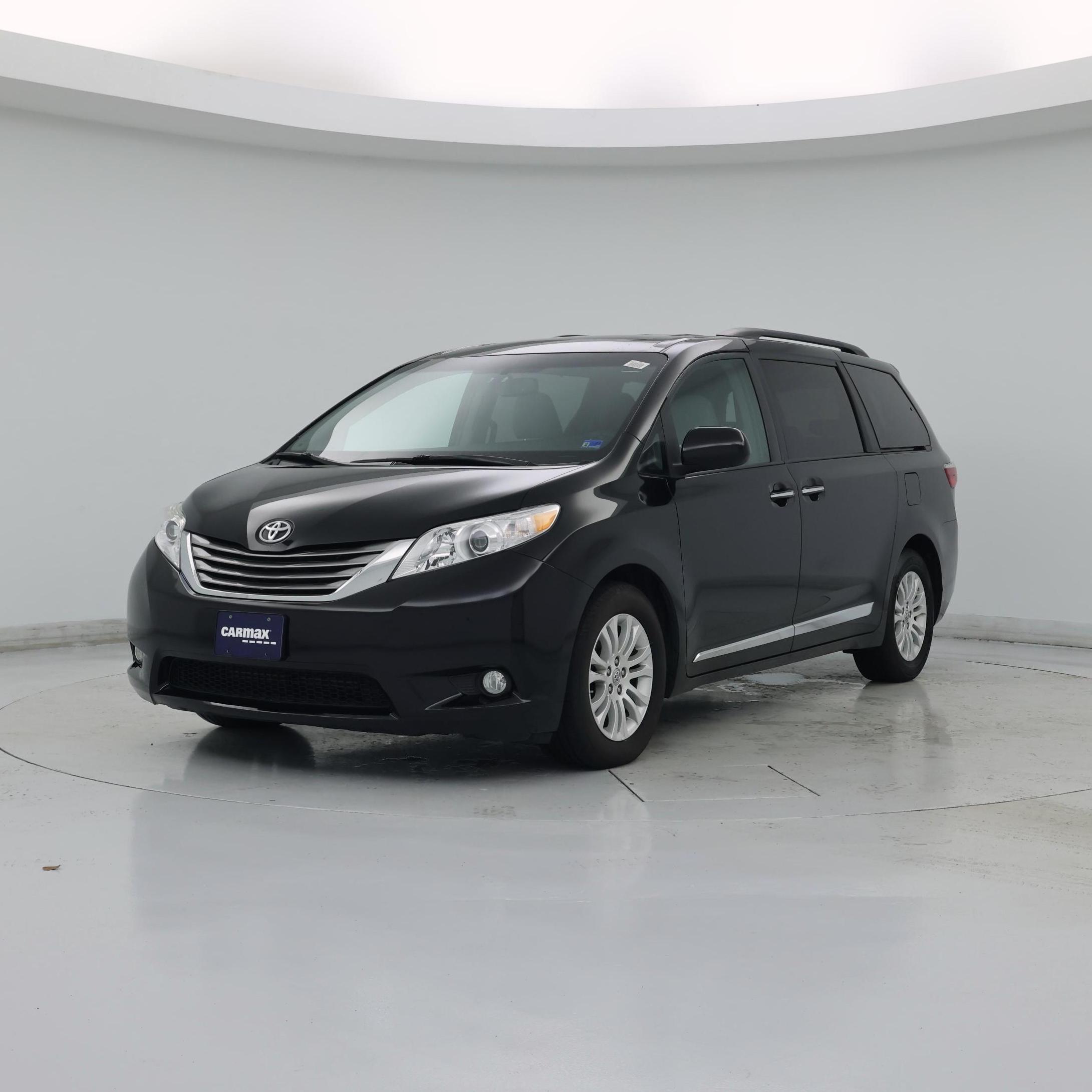 Thumbnail: 2017 Toyota Sienna - 4