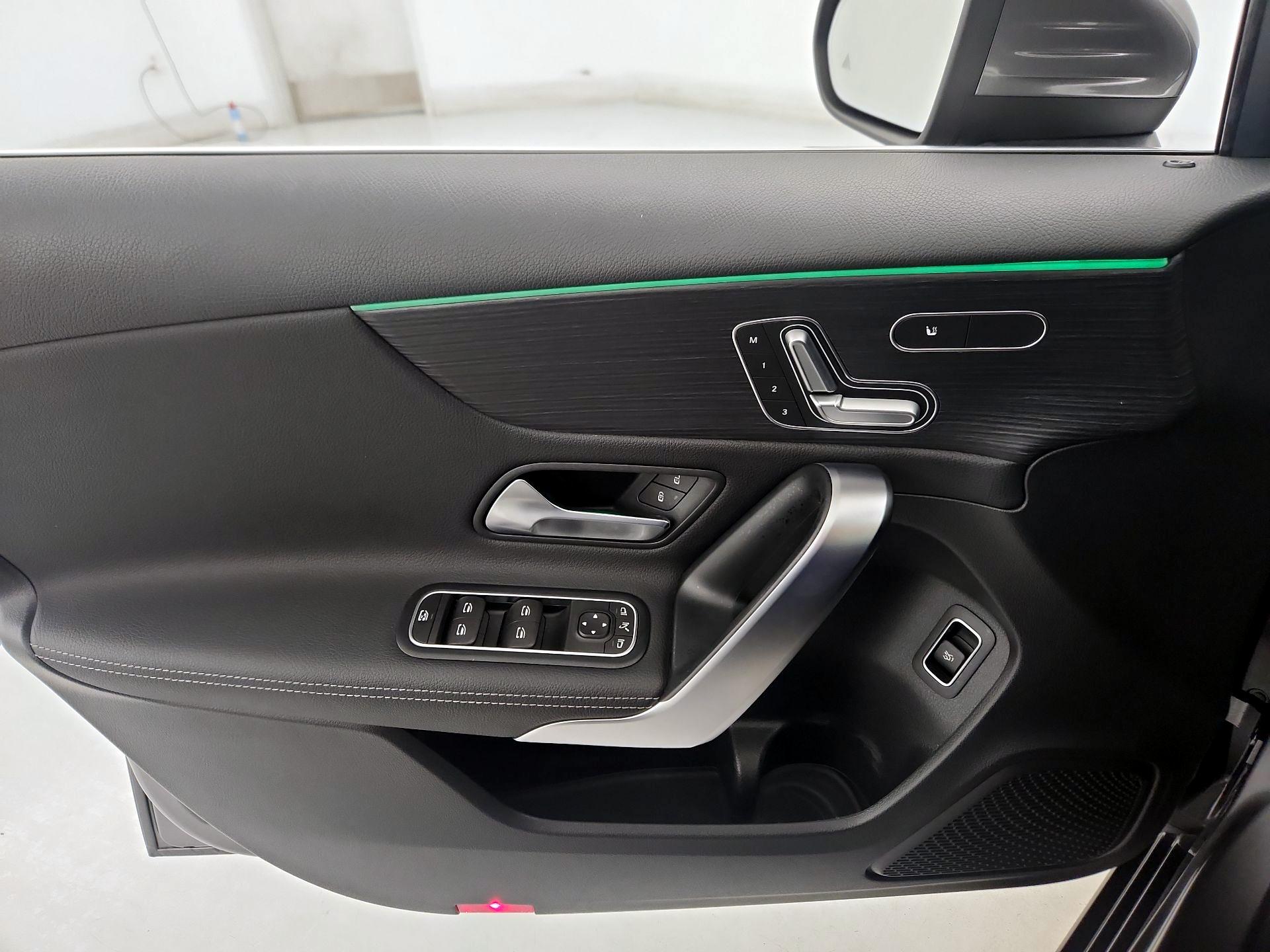 Thumbnail: 2020 Mercedes-Benz A-Class - 12