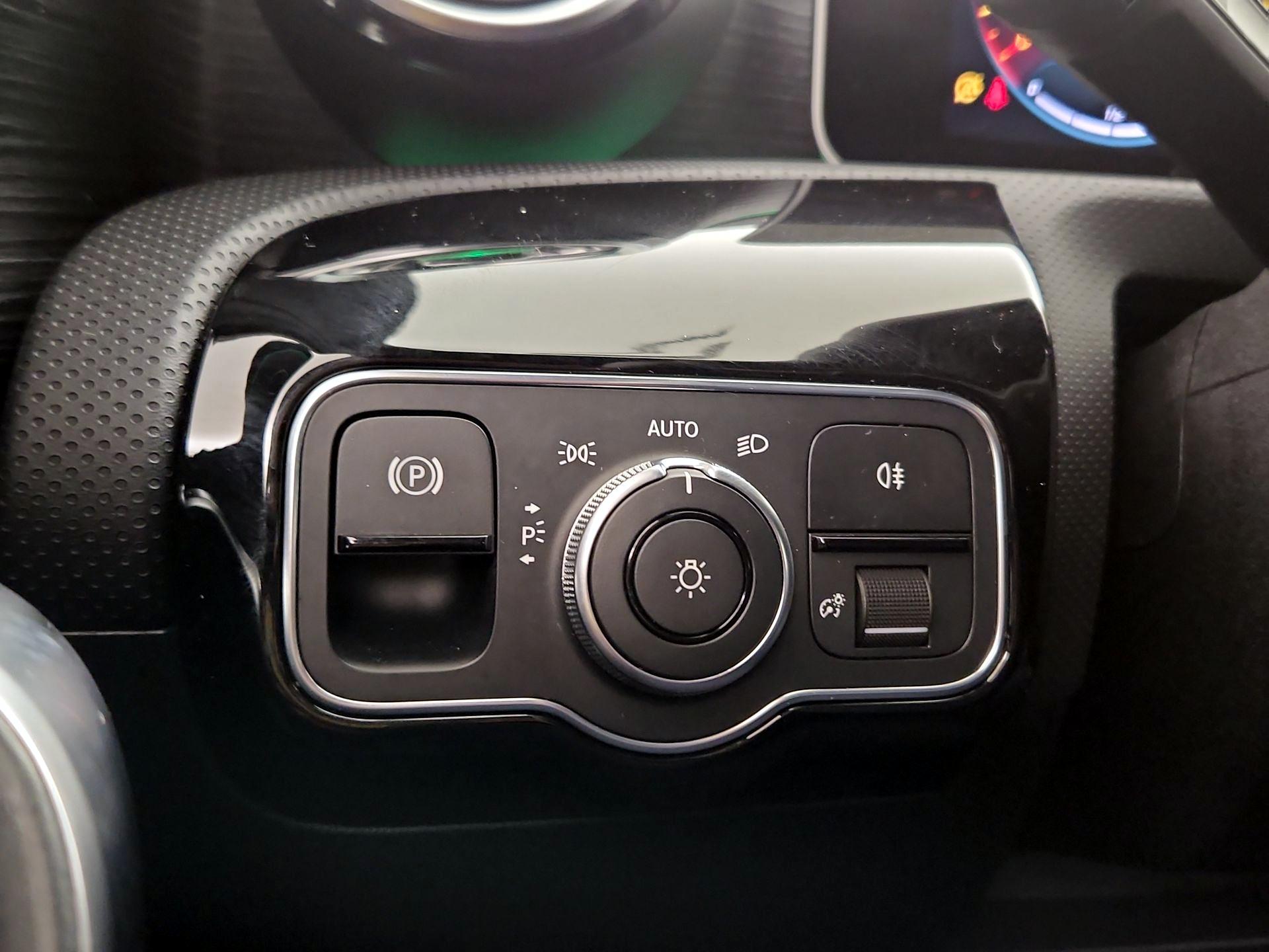 Thumbnail: 2020 Mercedes-Benz A-Class - 13