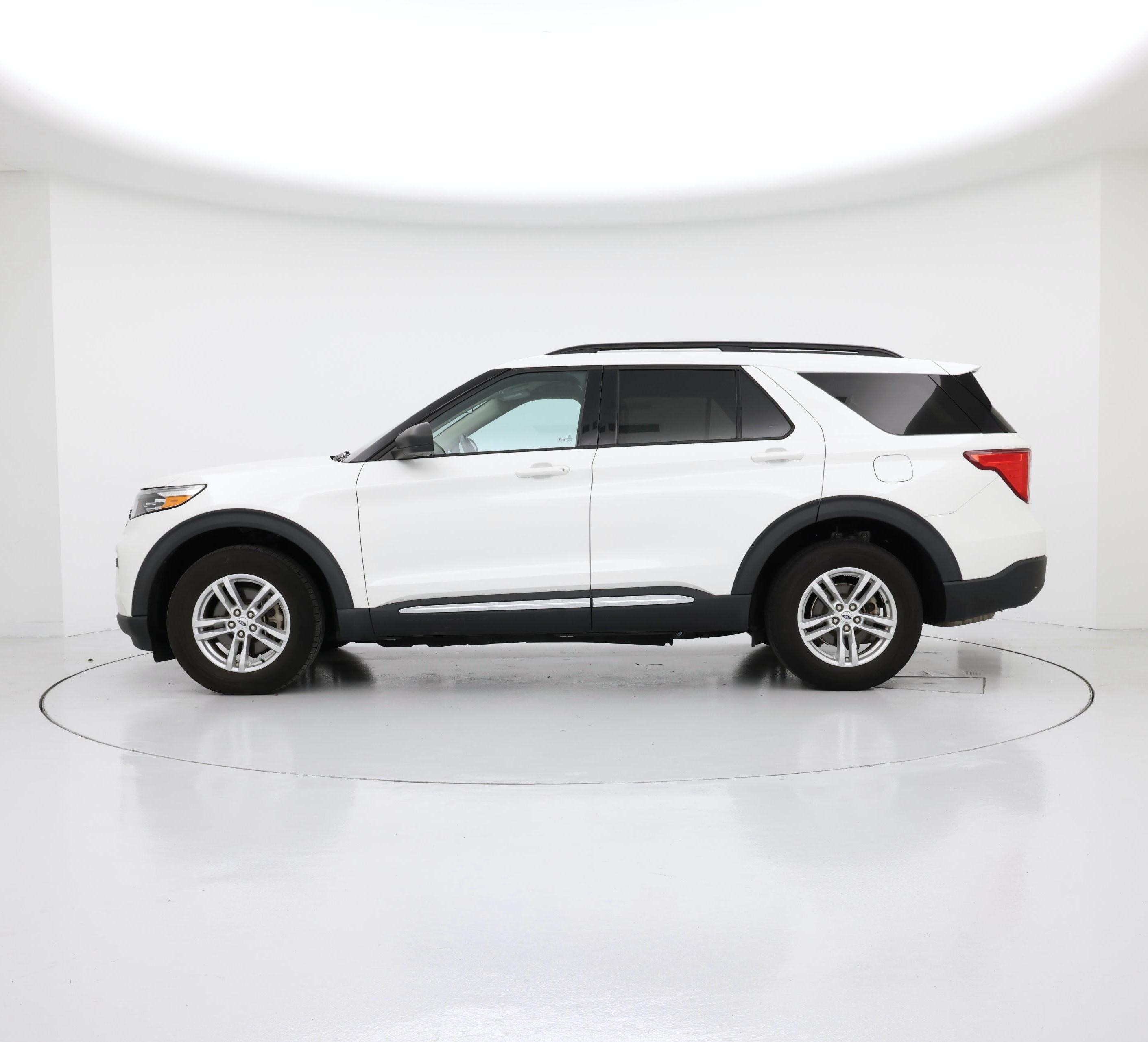 Thumbnail: 2022 Ford Explorer - 3