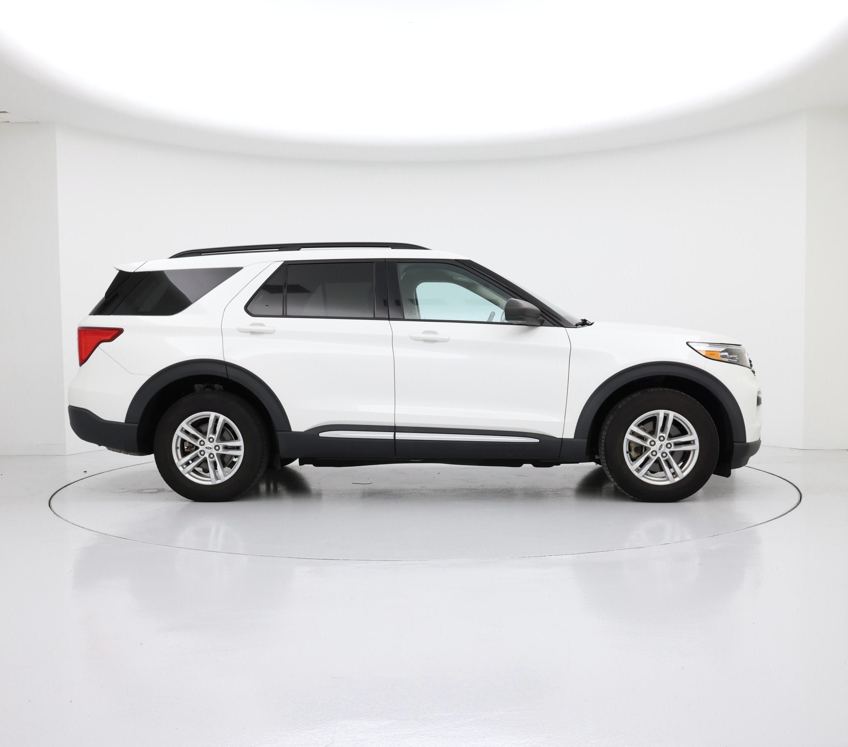 Thumbnail: 2022 Ford Explorer - 7