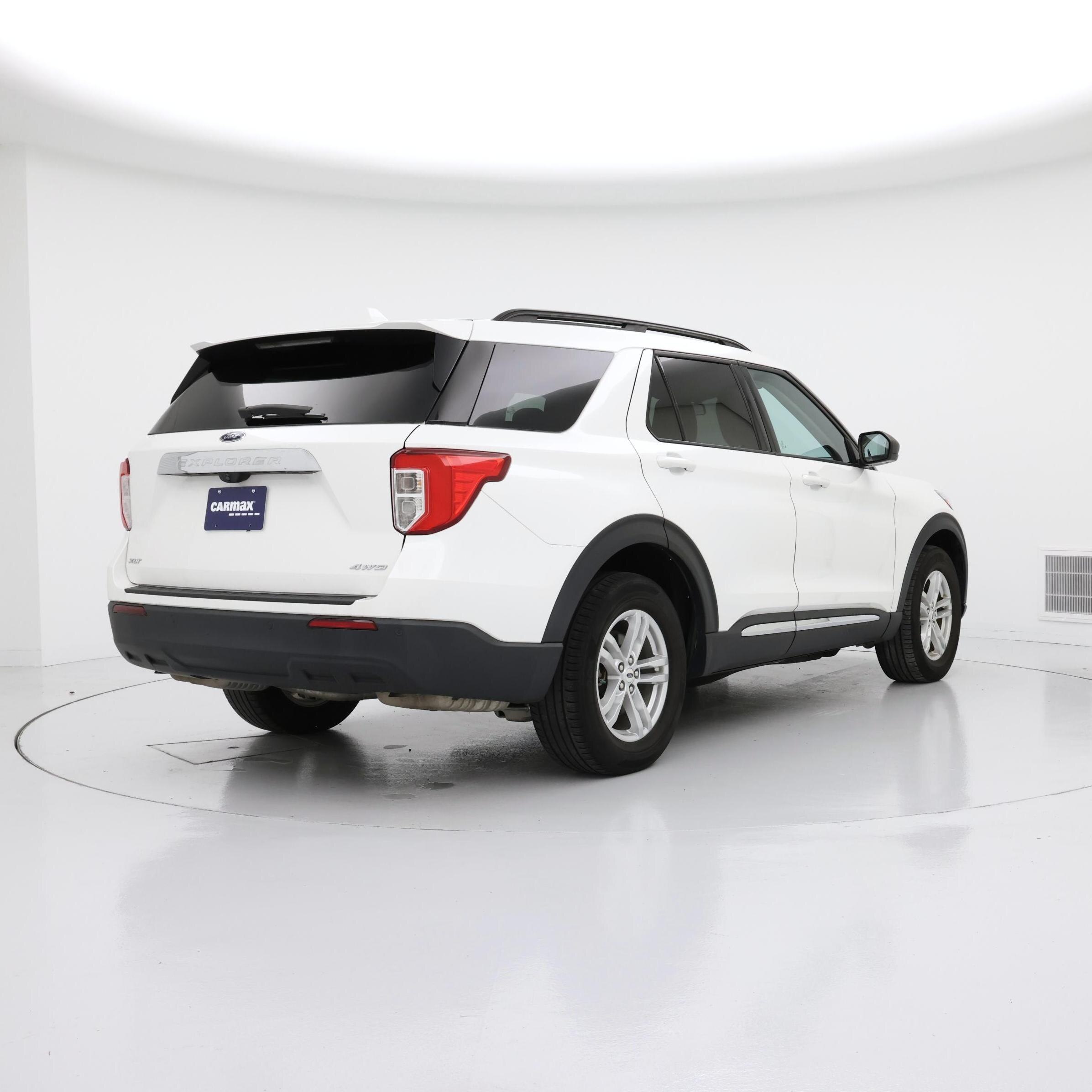 Thumbnail: 2022 Ford Explorer - 8