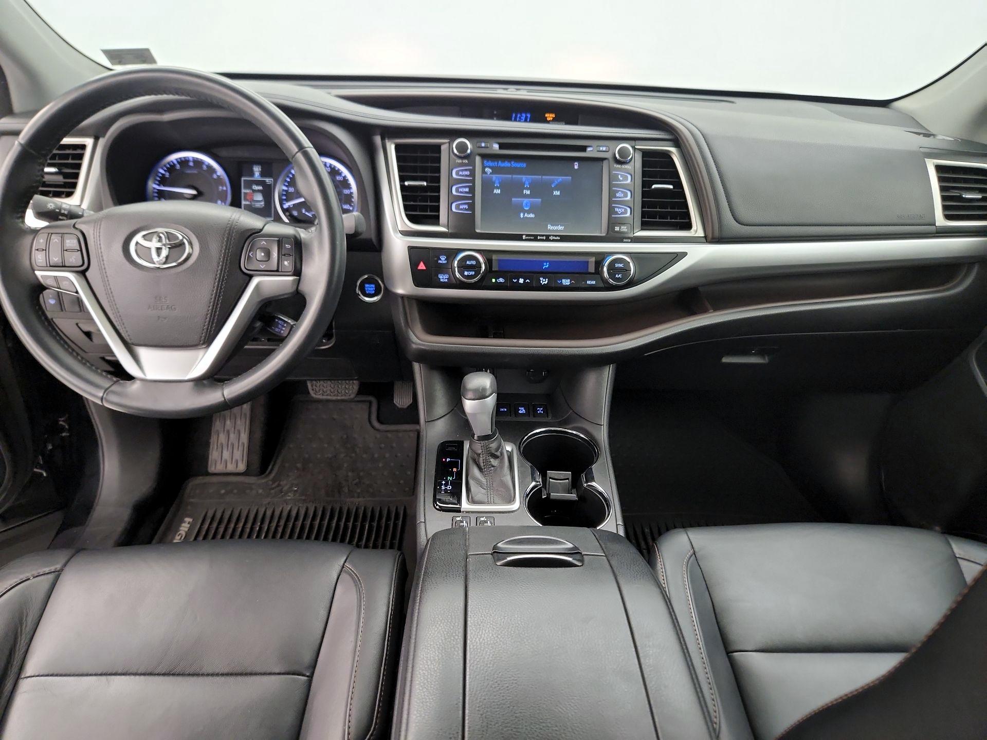 Thumbnail: 2016 Toyota Highlander - 9