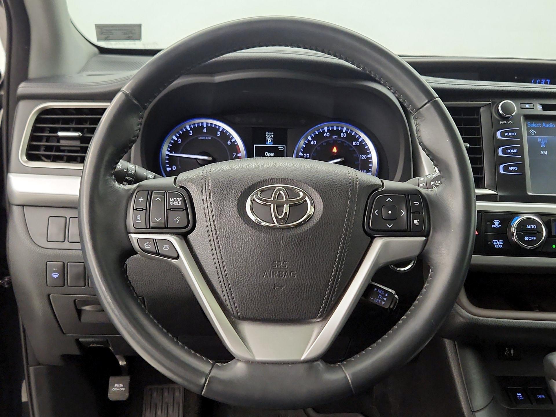 Thumbnail: 2016 Toyota Highlander - 10
