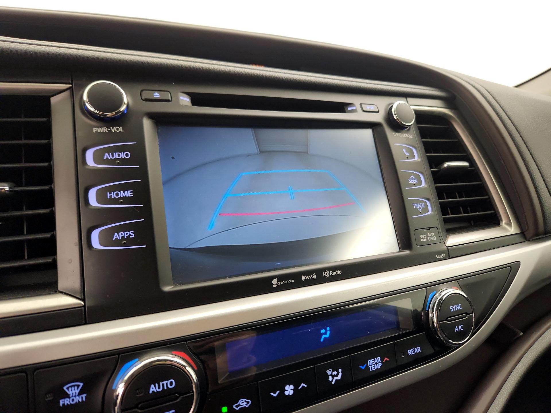 Thumbnail: 2016 Toyota Highlander - 14