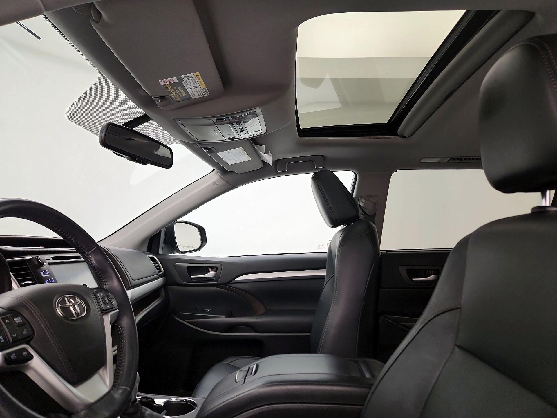 Thumbnail: 2016 Toyota Highlander - 19