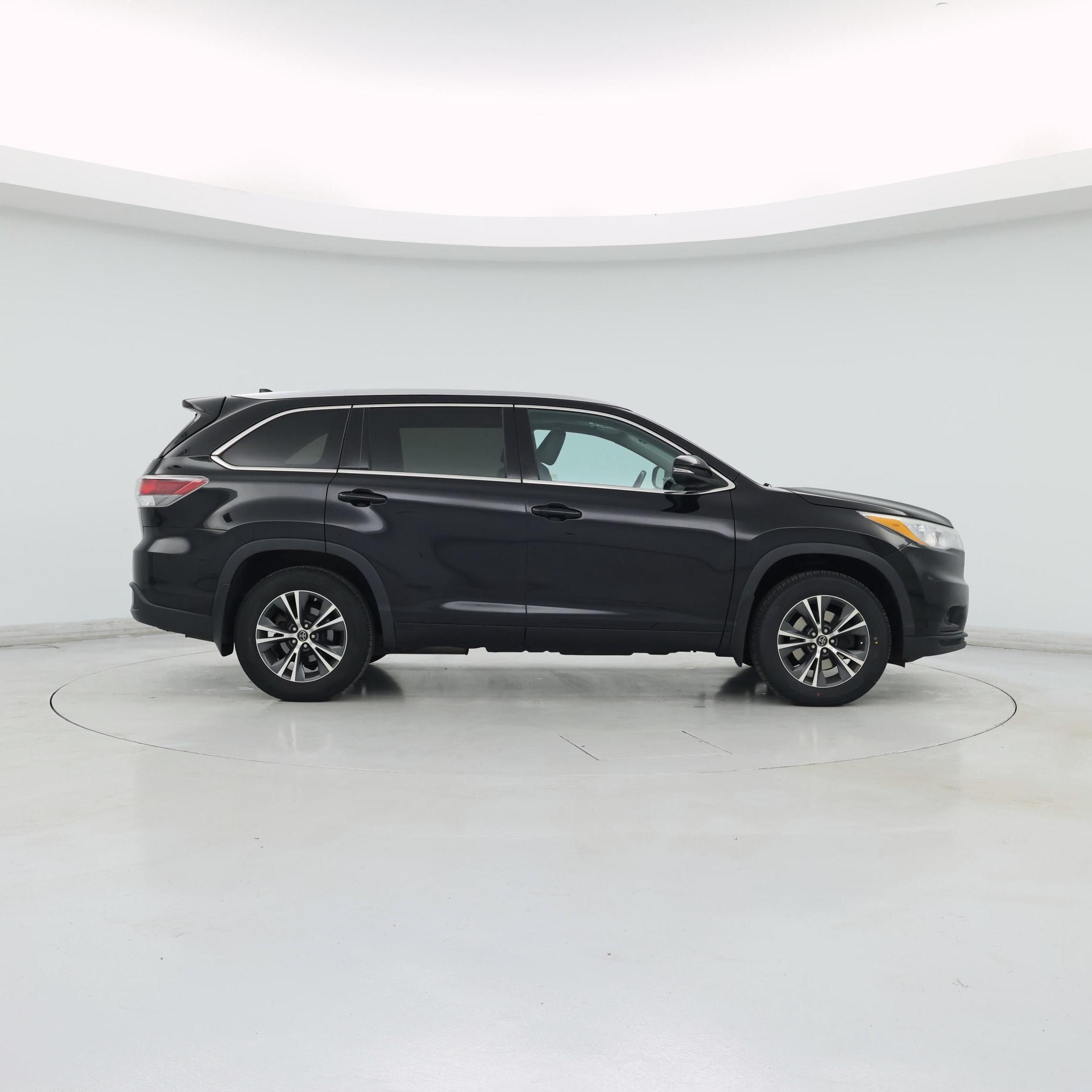Thumbnail: 2016 Toyota Highlander - 7