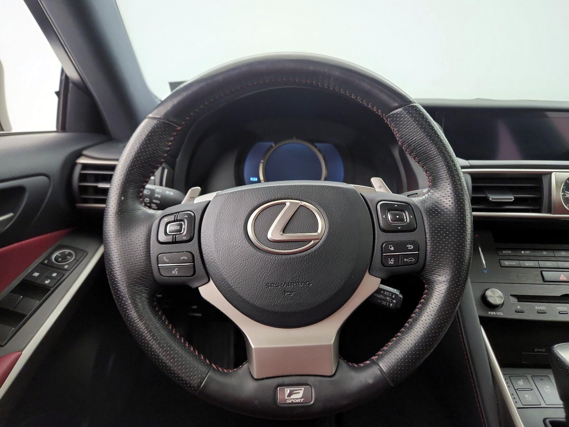 Thumbnail: 2019 Lexus IS - 10