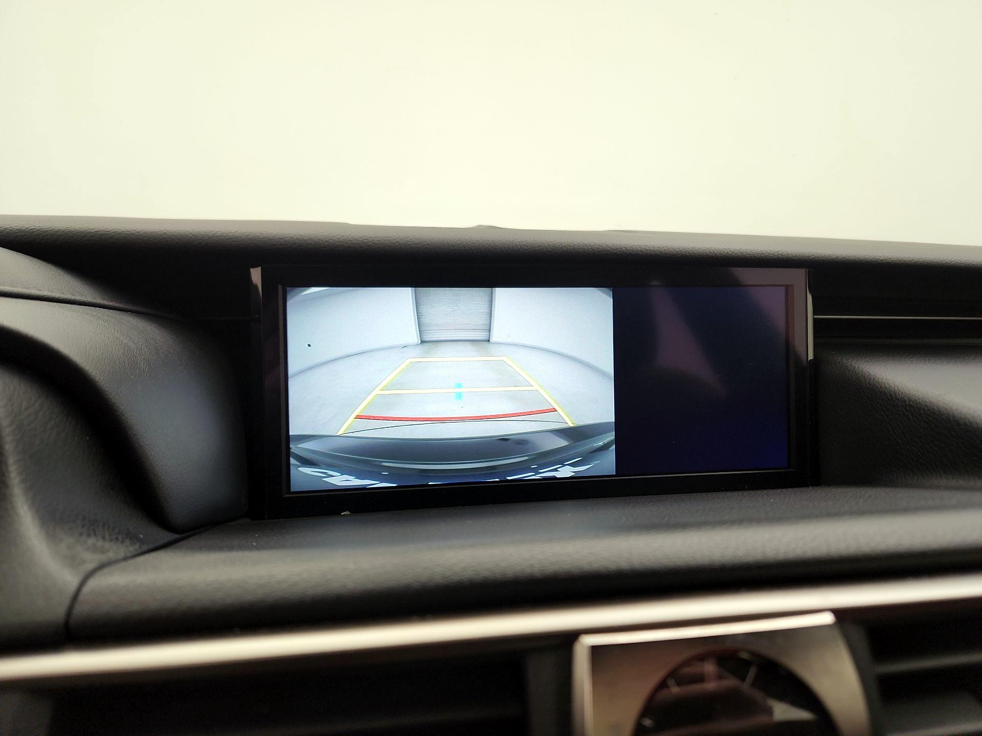 Thumbnail: 2019 Lexus IS - 15