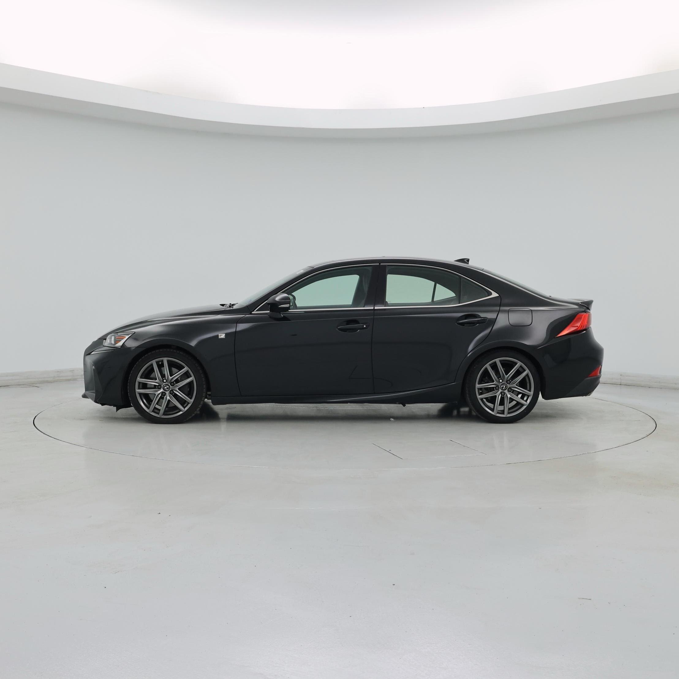 Thumbnail: 2019 Lexus IS - 3