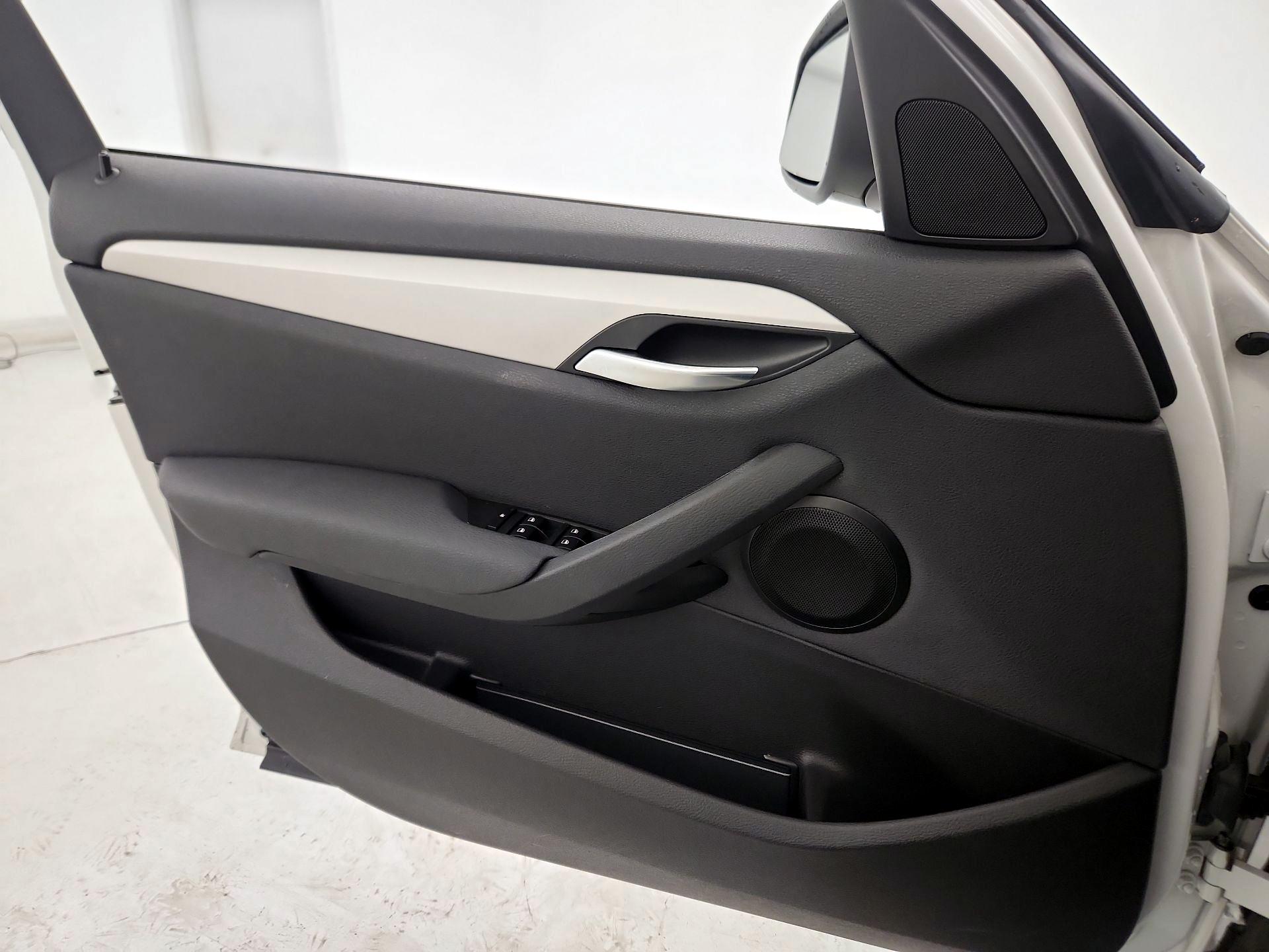 Thumbnail: 2015 BMW X1 - 12