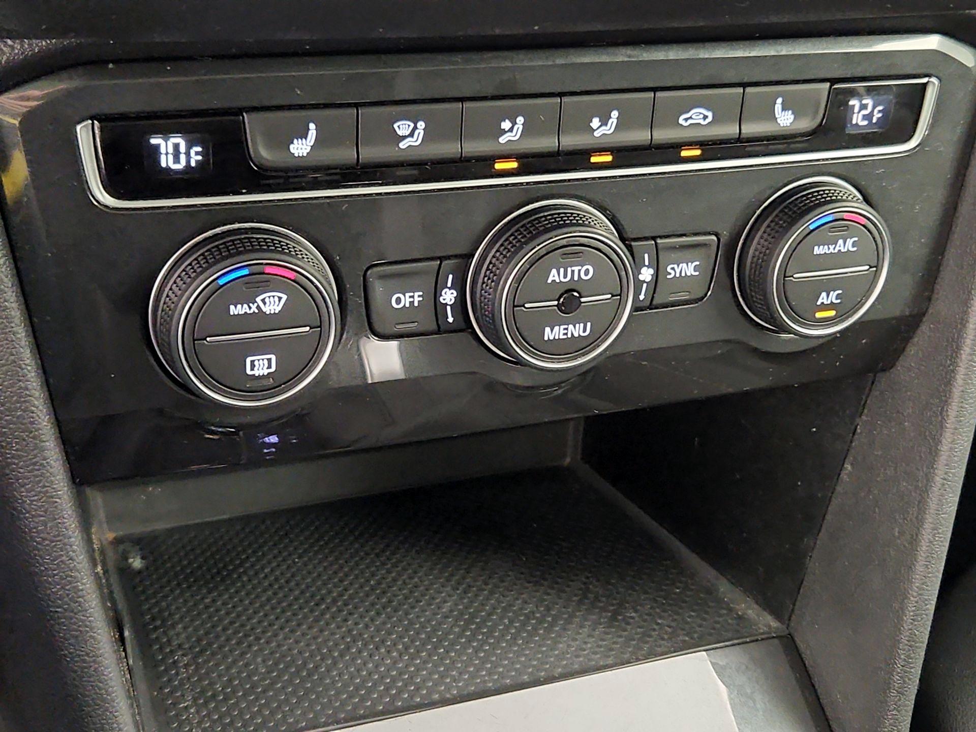 Thumbnail: 2019 Volkswagen Tiguan - 16