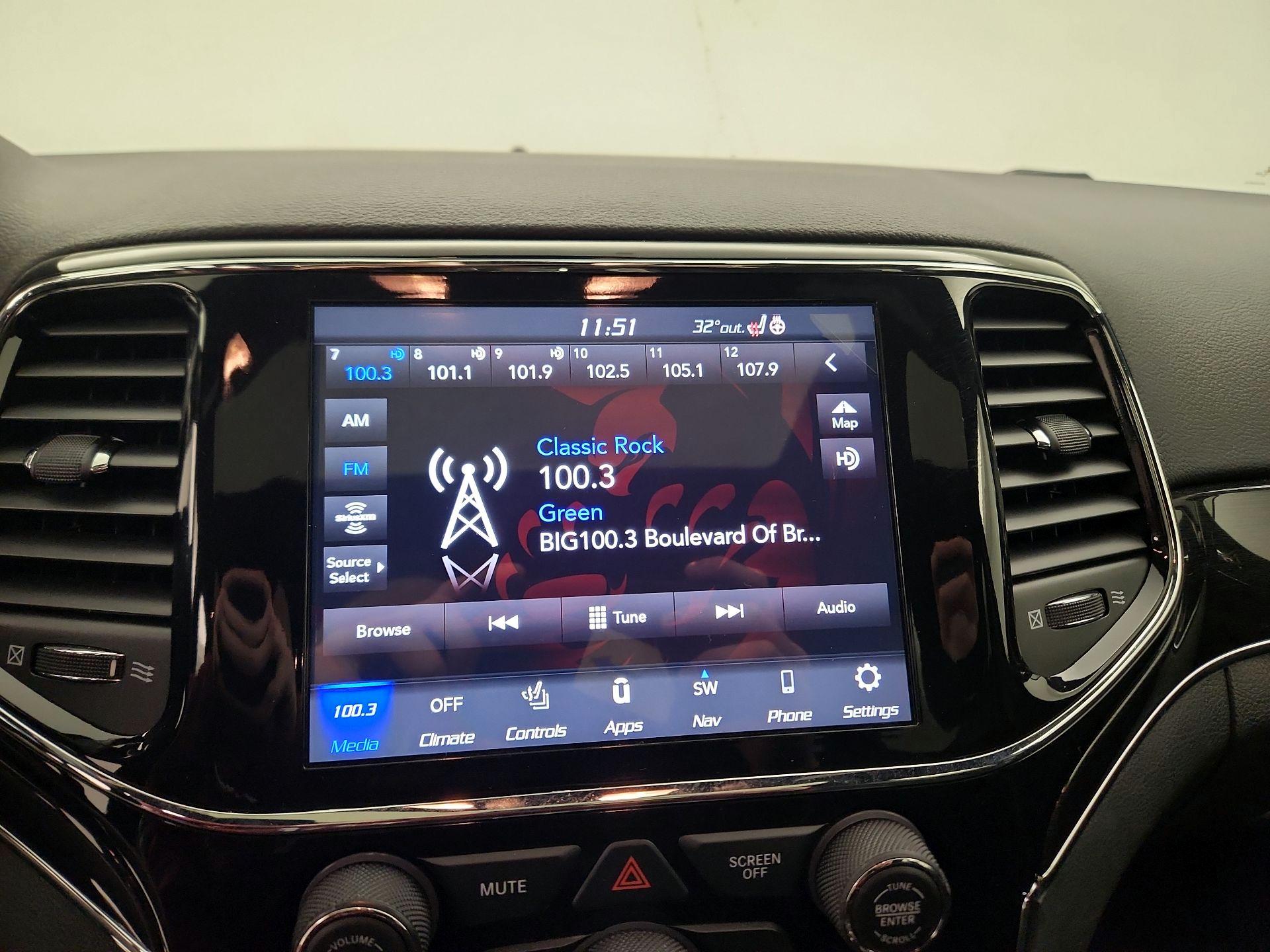 Thumbnail: 2021 Jeep Grand Cherokee - 16