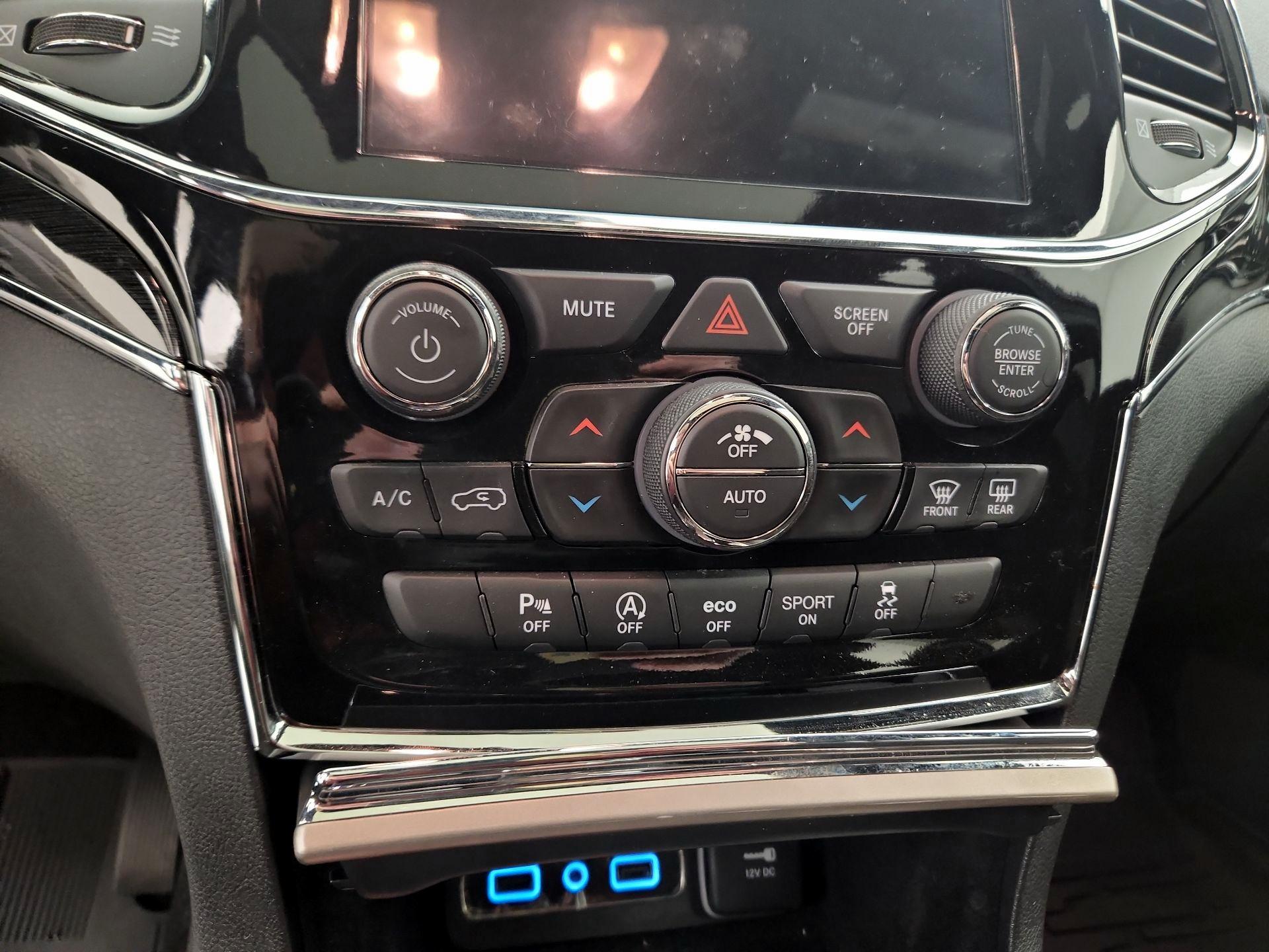 Thumbnail: 2021 Jeep Grand Cherokee - 17