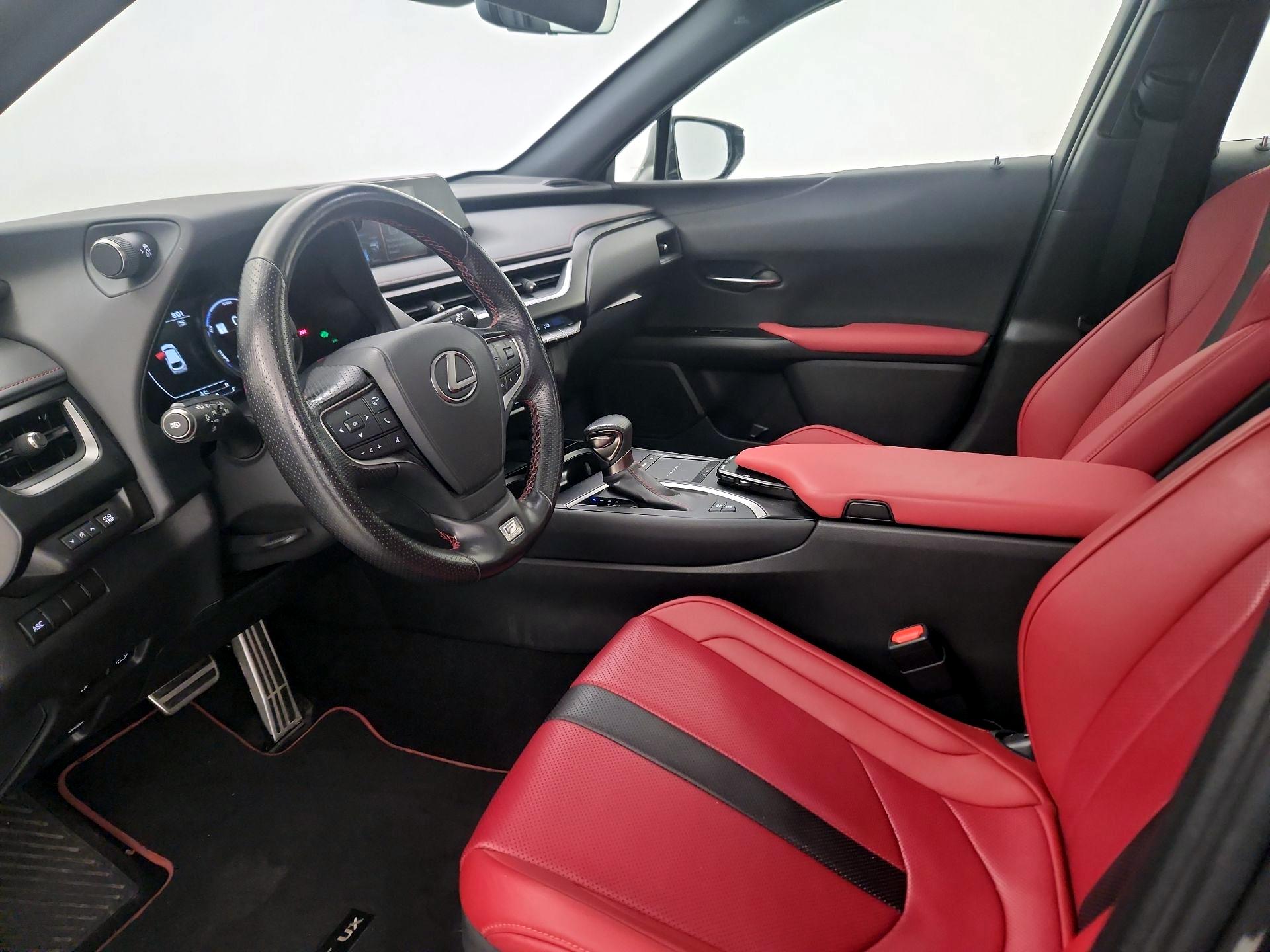 Thumbnail: 2021 Lexus UX - 11