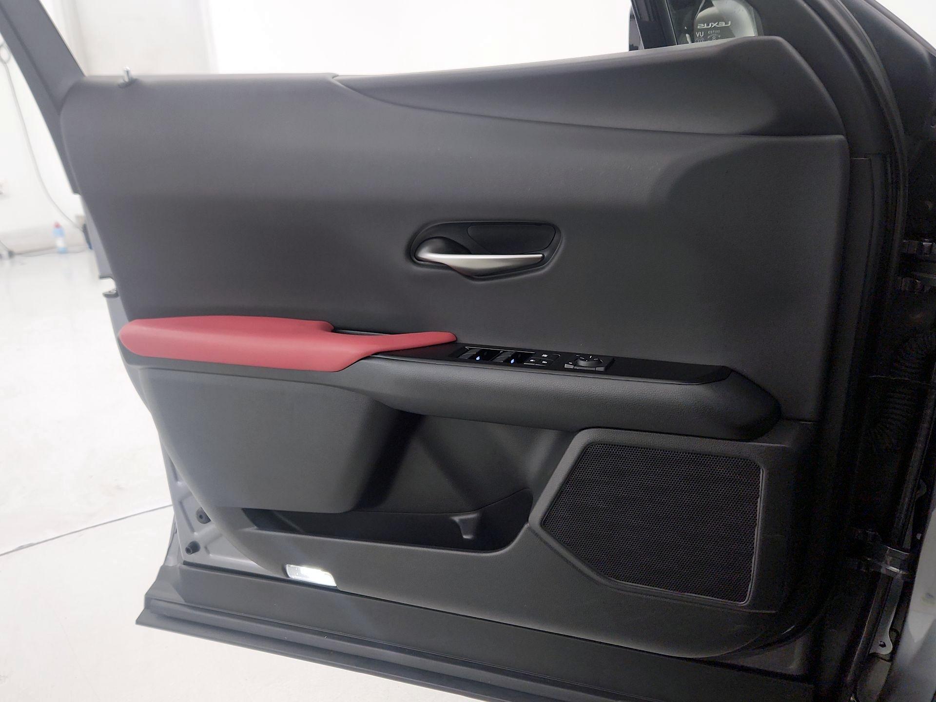 Thumbnail: 2021 Lexus UX - 12