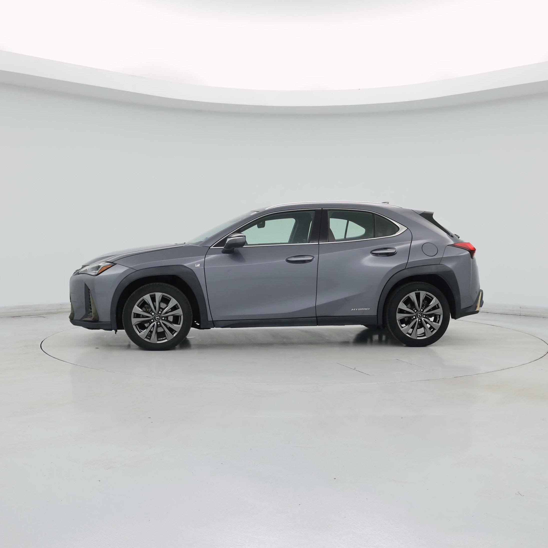 Thumbnail: 2021 Lexus UX - 3