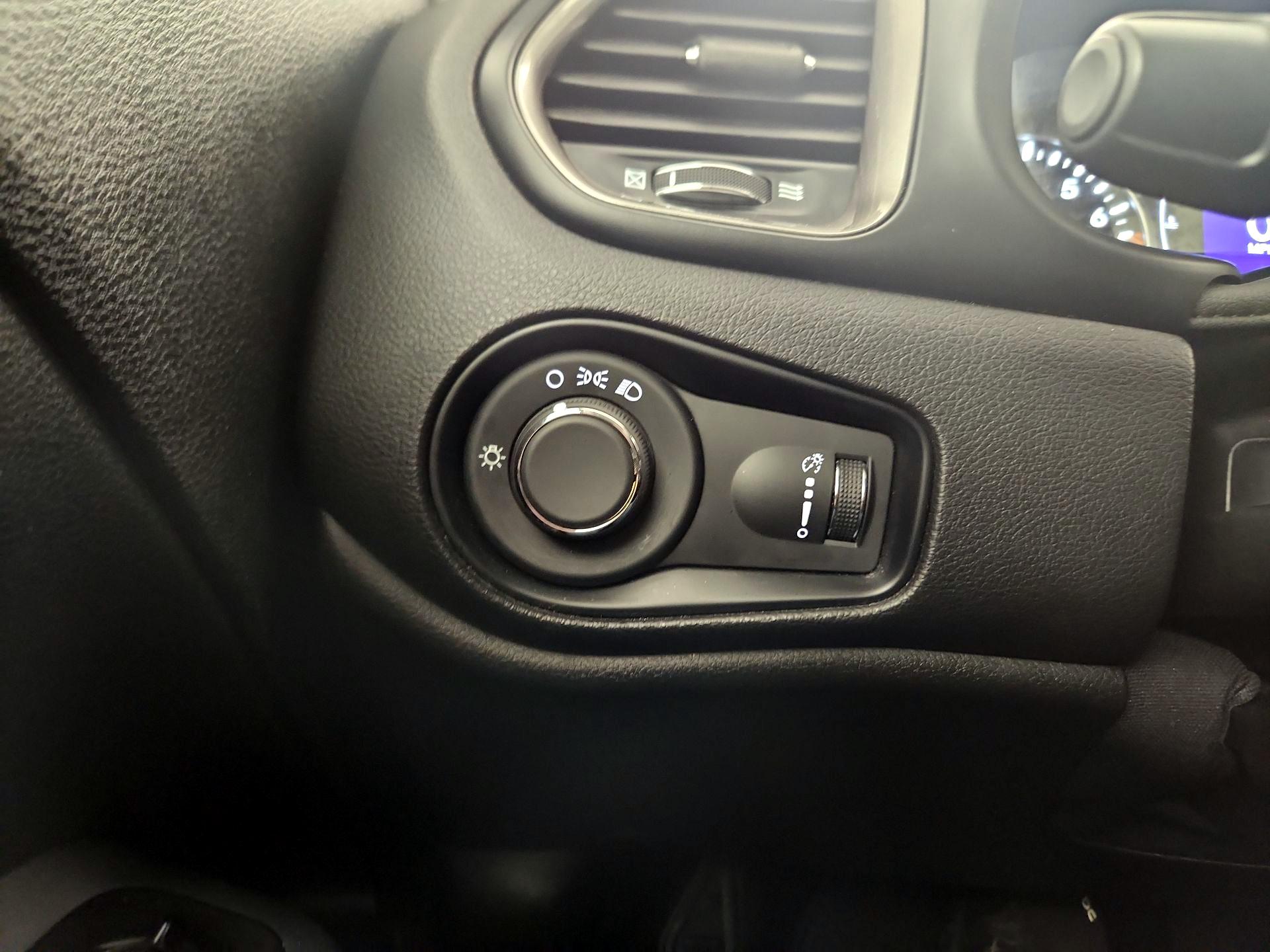 Thumbnail: 2023 Jeep Renegade - 13