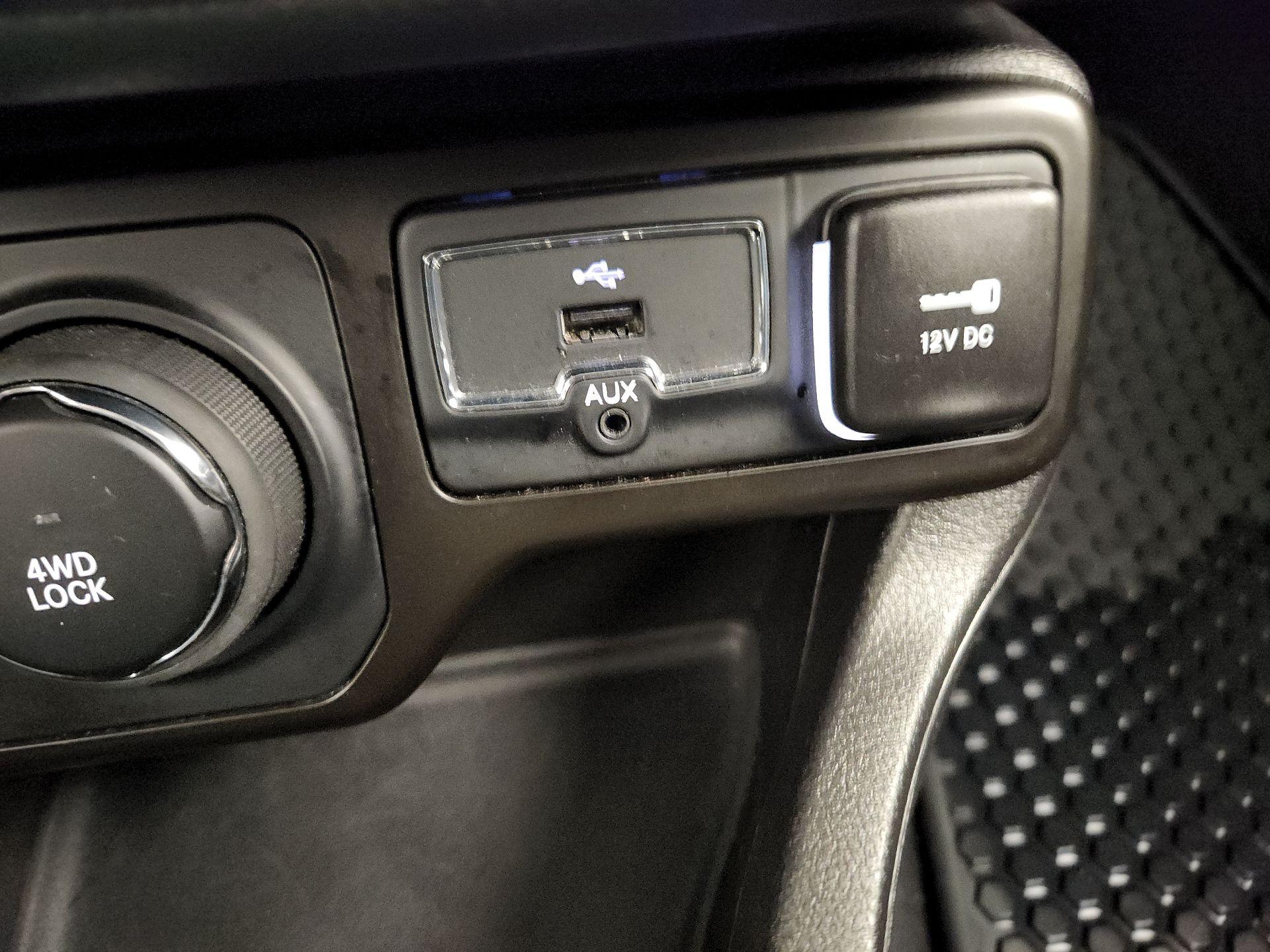 Thumbnail: 2023 Jeep Renegade - 19