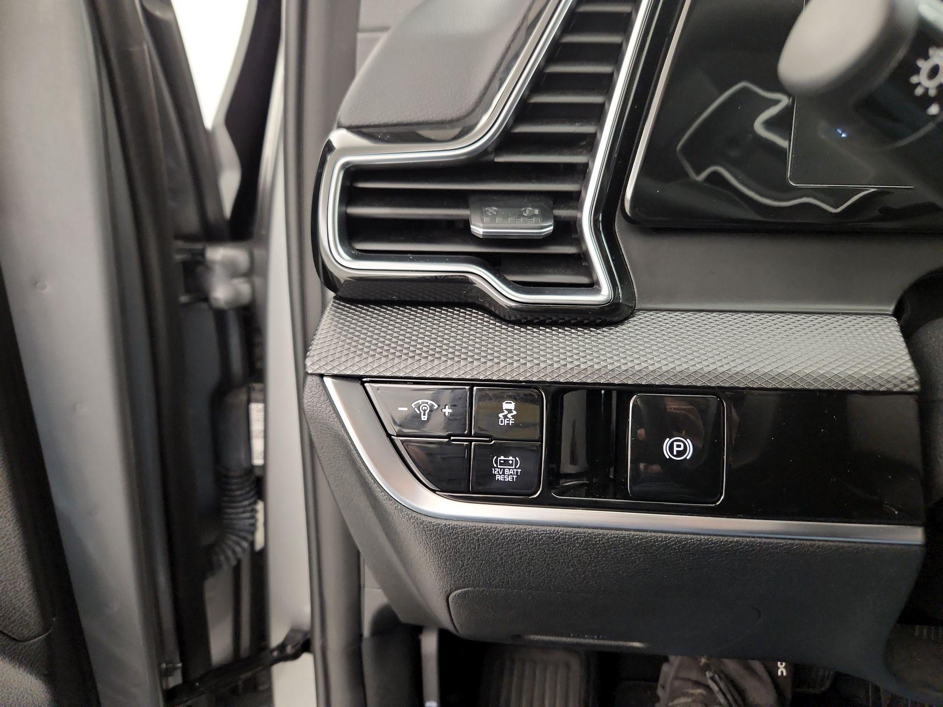 Thumbnail: 2024 Kia Sportage - 13