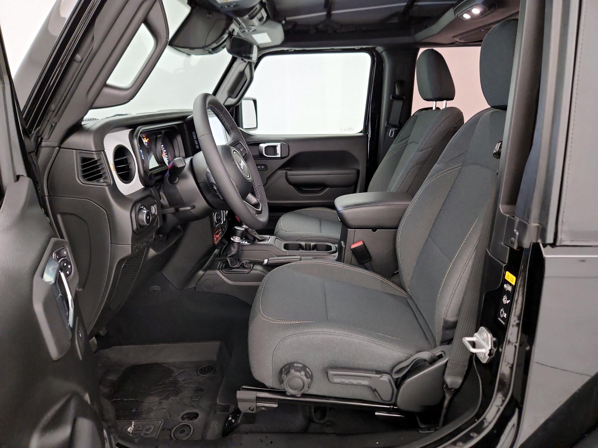 Thumbnail: 2025 Jeep Wrangler - 11